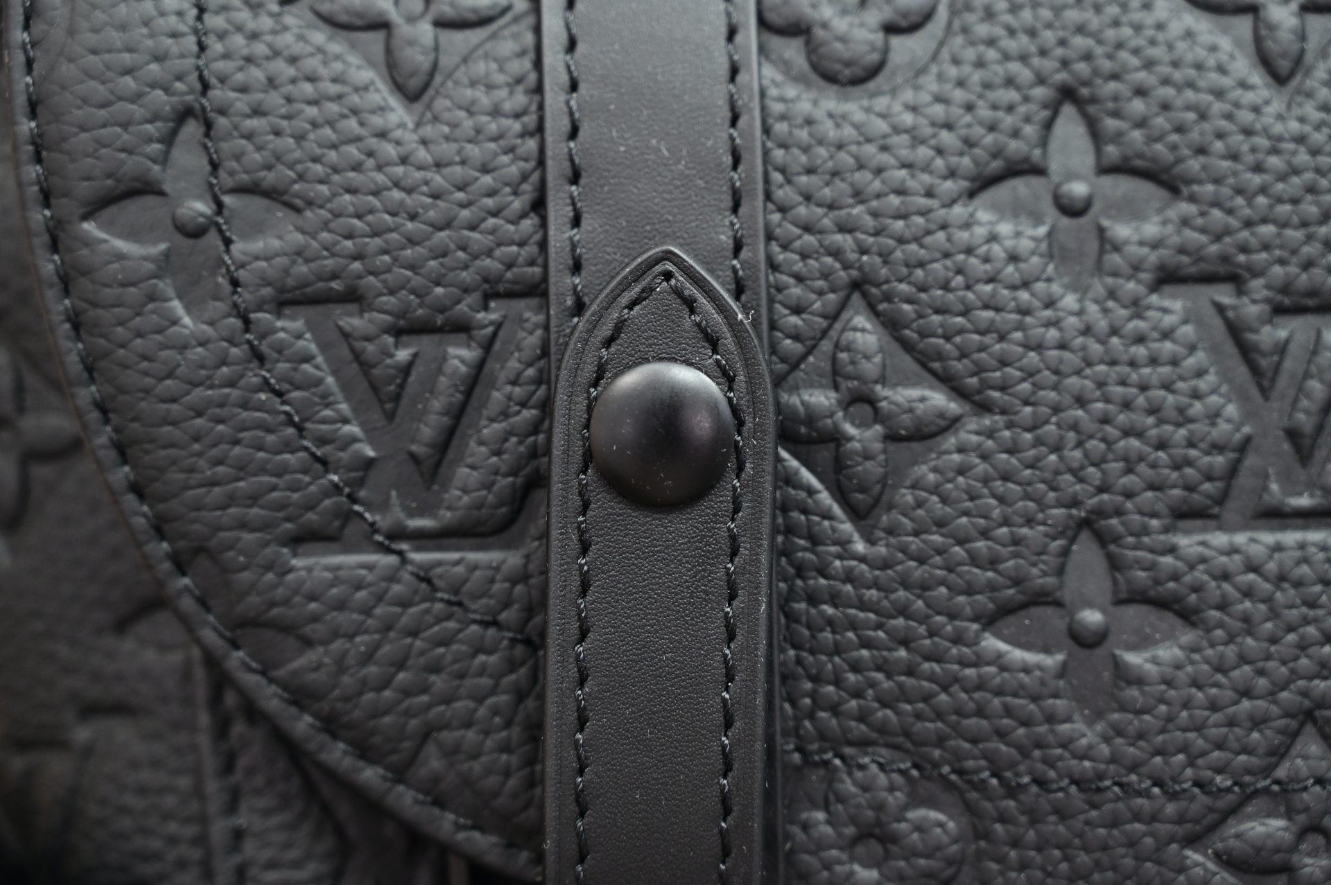 Louis Vuitton  LV