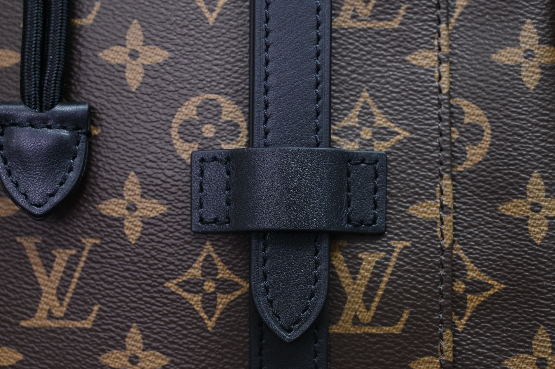 Louis Vuitton  LV