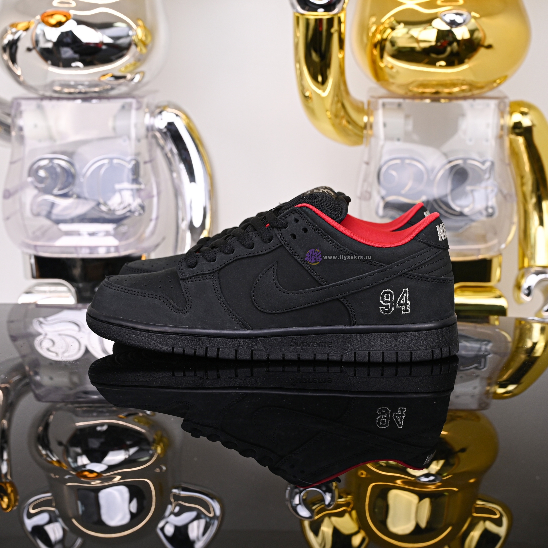 Supreme x Nike Dunk SB Low  HQ8487-001