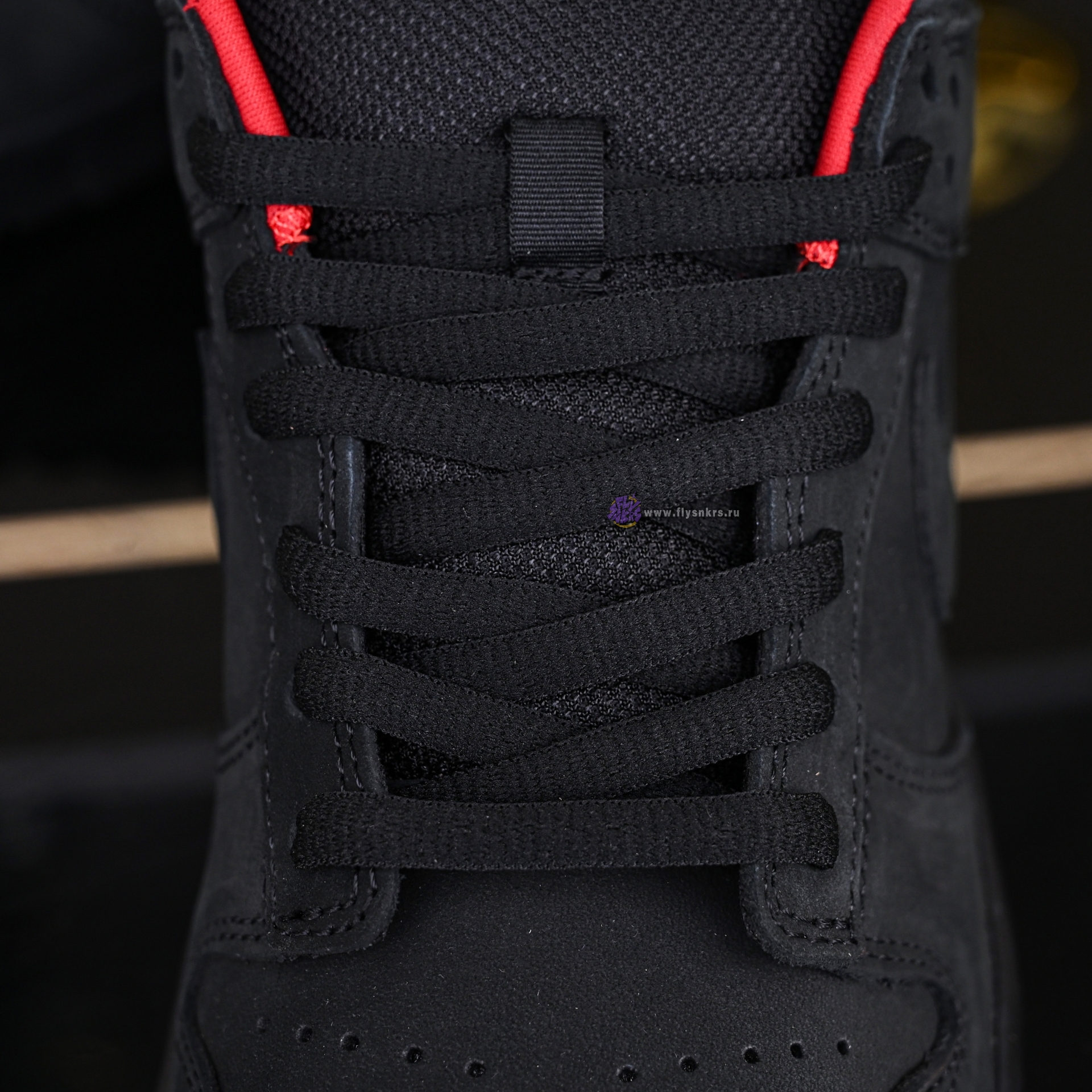 Supreme x Nike Dunk SB Low  HQ8487-001