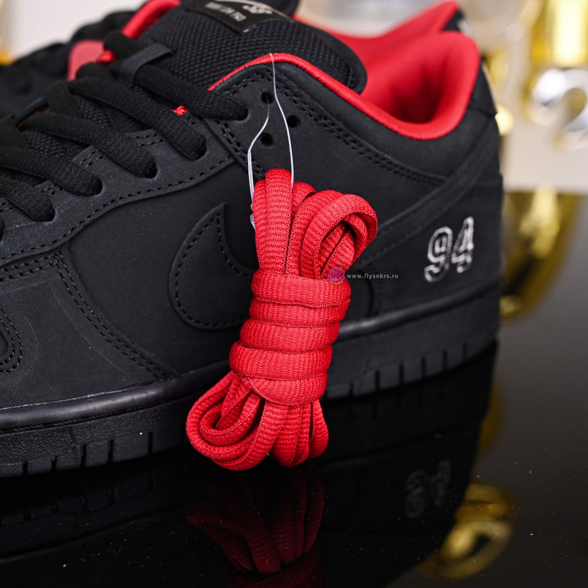 Supreme x Nike Dunk SB Low  HQ8487-001