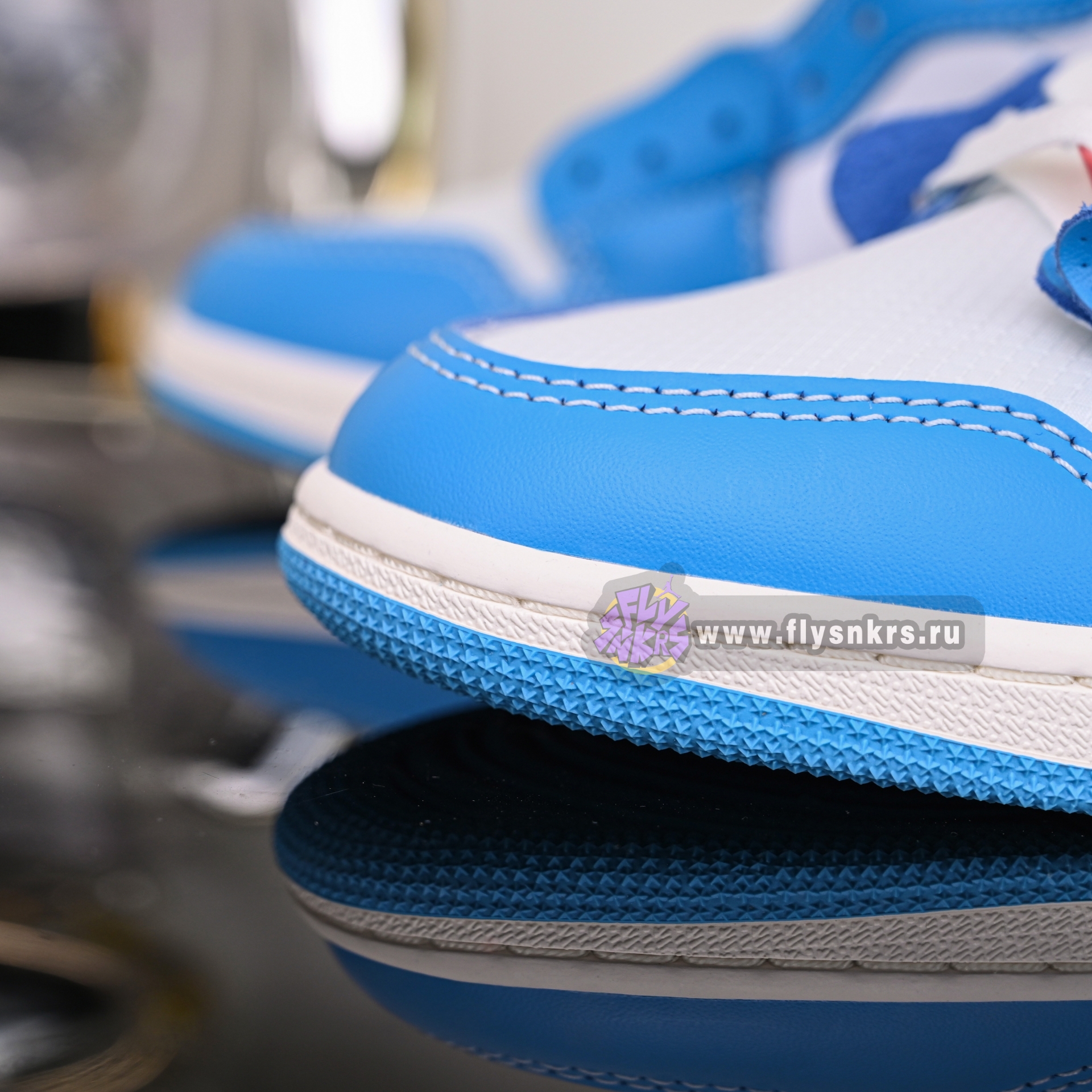 OFF-WHITE X AIR JORDAN 1 RETRO HIGH OG 'UNC'