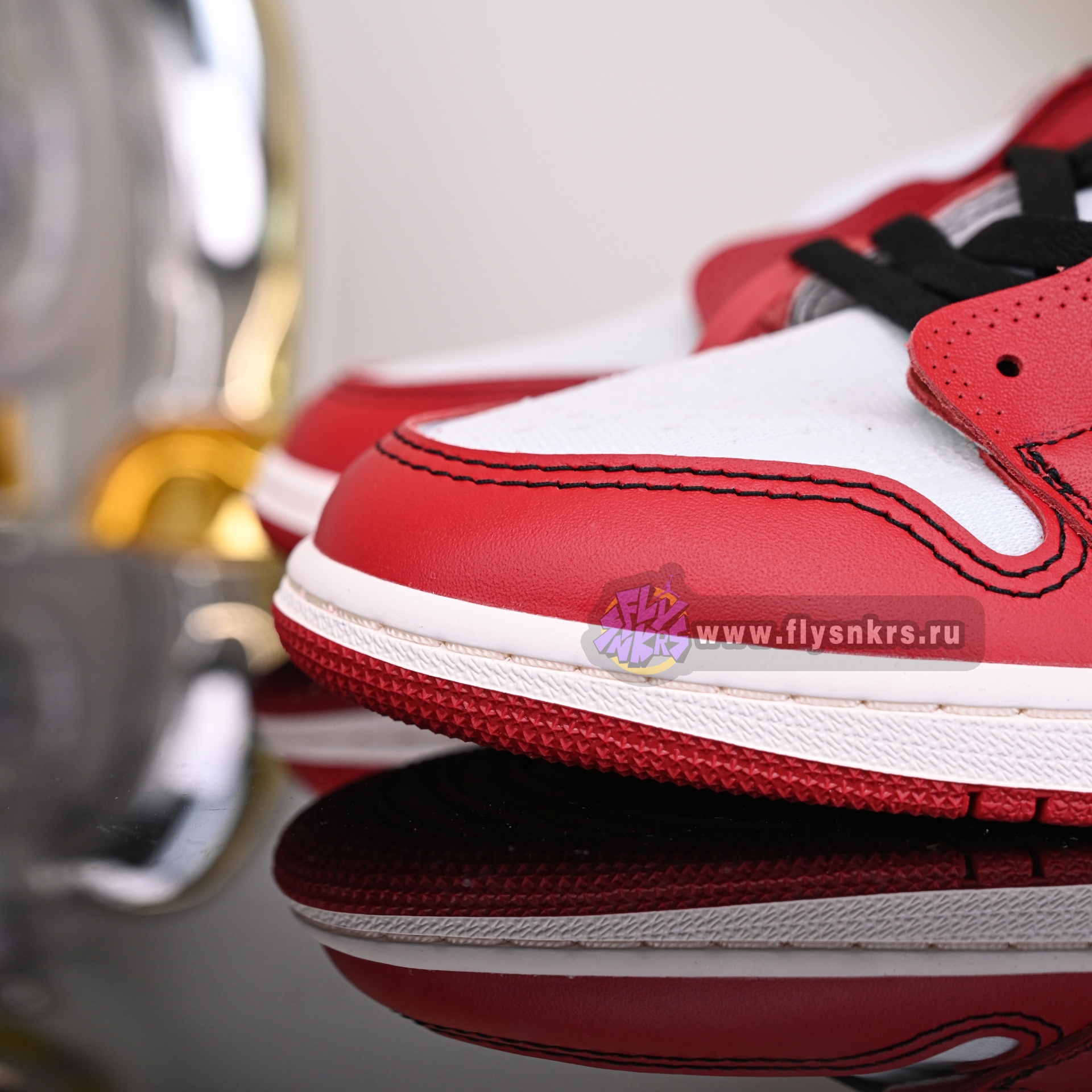 OFF-WHITE X AIR JORDAN 1 RETRO HIGH OG 'CHICAGO'