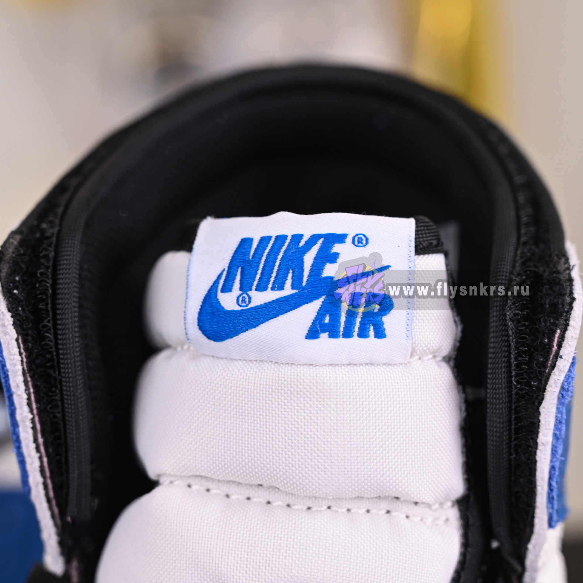 FRAGMENT DESIGN X TRAVIS SCOTT X AIR JORDAN 1 RETRO HIGH DH3277-105