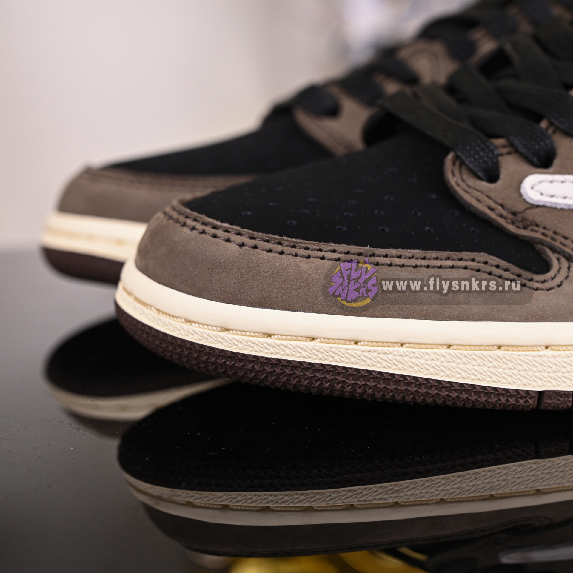 Travis Scott x Jordan Air Jordan 1 Low OG TS SP CQ4277-001