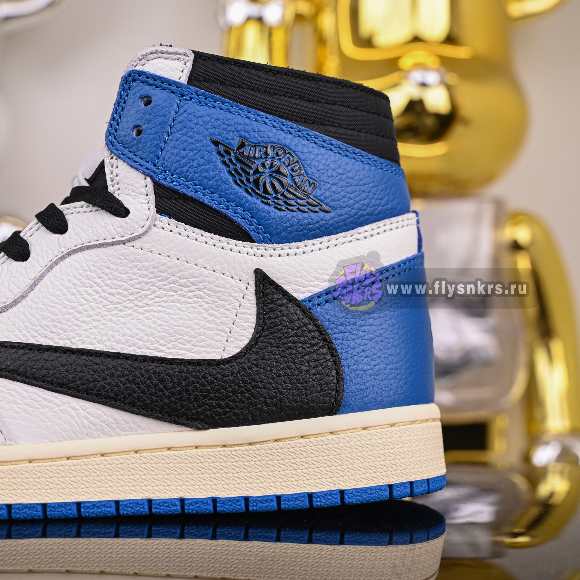 FRAGMENT DESIGN X TRAVIS SCOTT X AIR JORDAN 1 RETRO HIGH DH3277-105