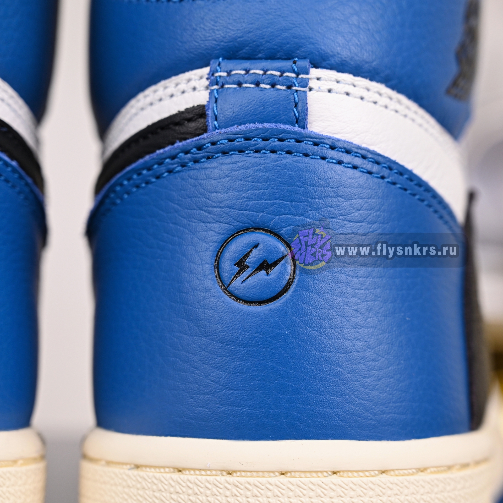 FRAGMENT DESIGN X TRAVIS SCOTT X AIR JORDAN 1 RETRO HIGH DH3277-105