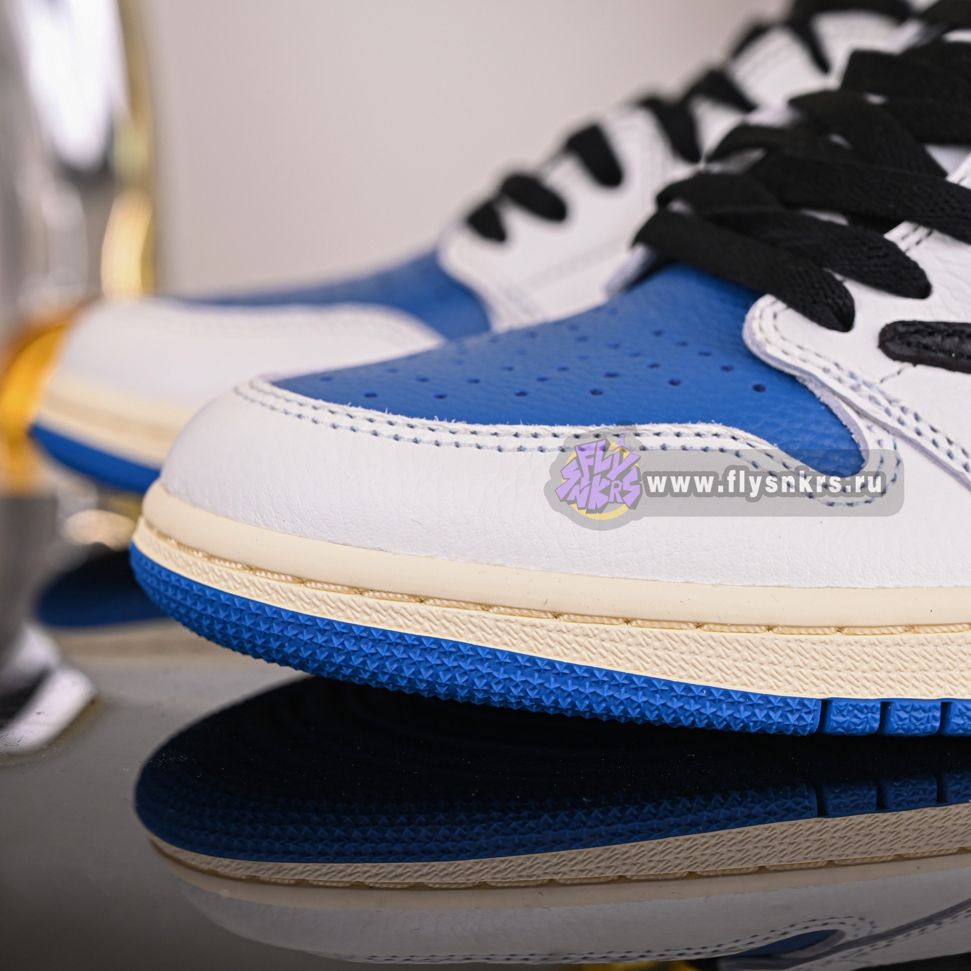 FRAGMENT DESIGN X TRAVIS SCOTT X AIR JORDAN 1 RETRO HIGH DH3277-105