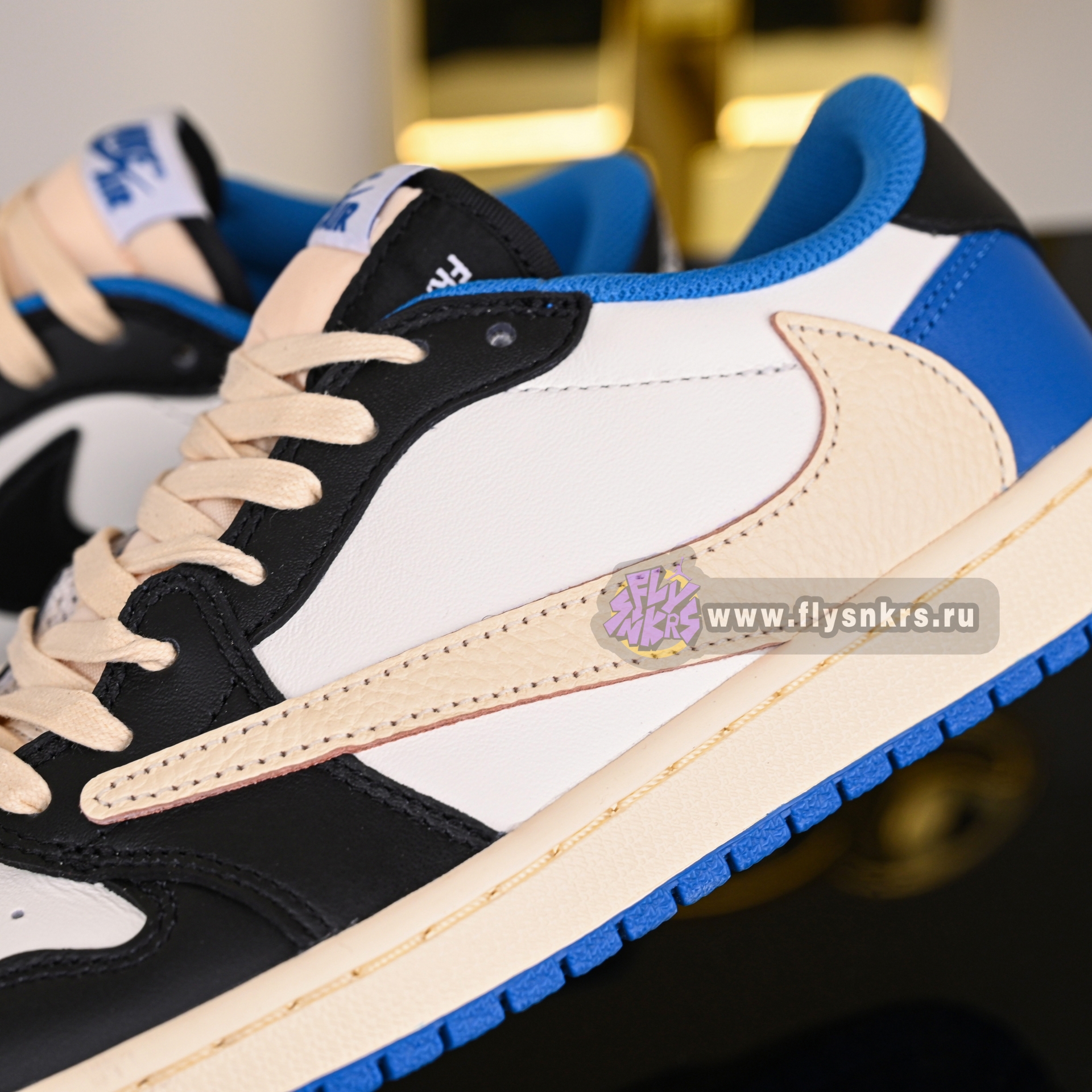 FRAGMENT DESIGN X TRAVIS SCOTT X AIR JORDAN 1 LOW DM7866-140