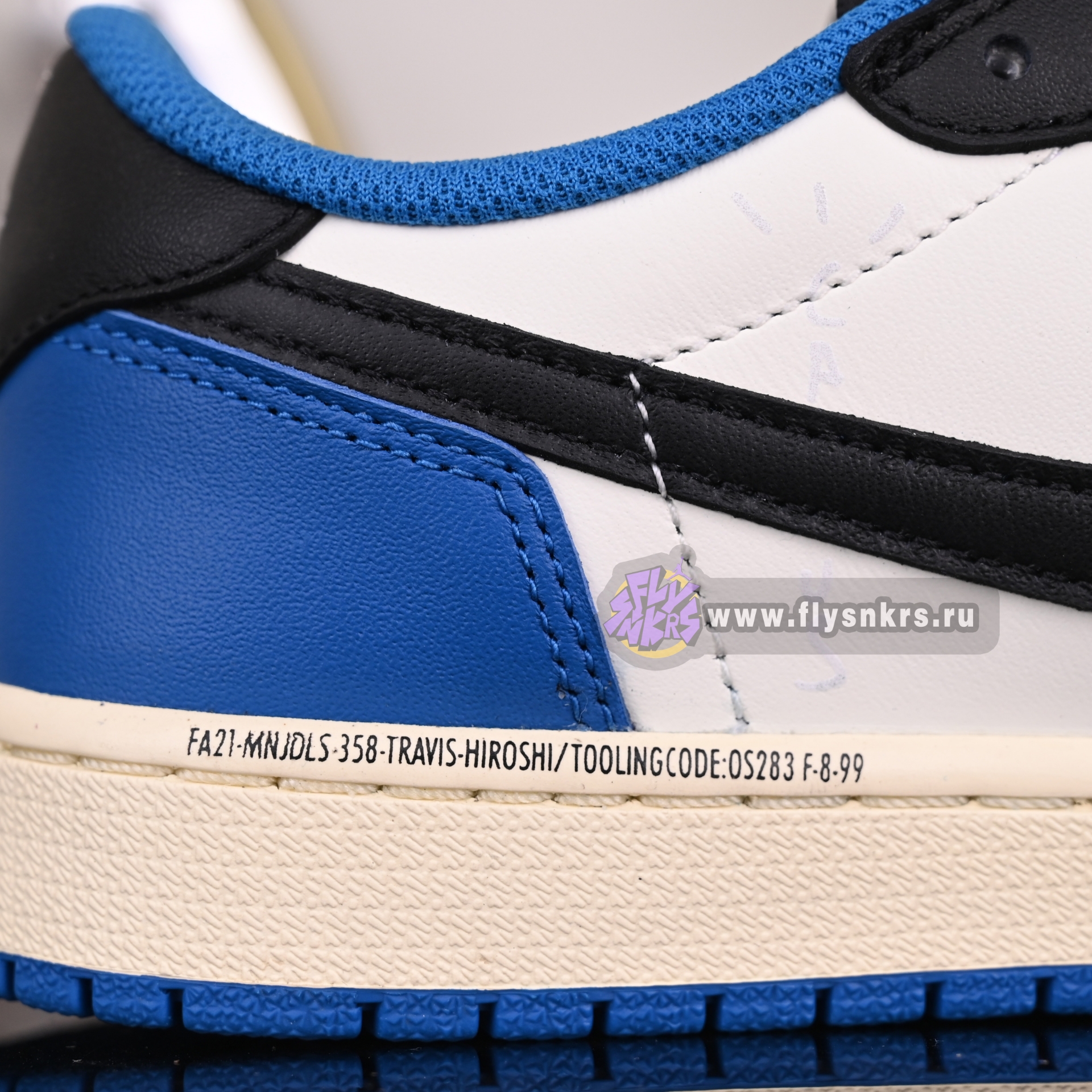 FRAGMENT DESIGN X TRAVIS SCOTT X AIR JORDAN 1 LOW DM7866-140