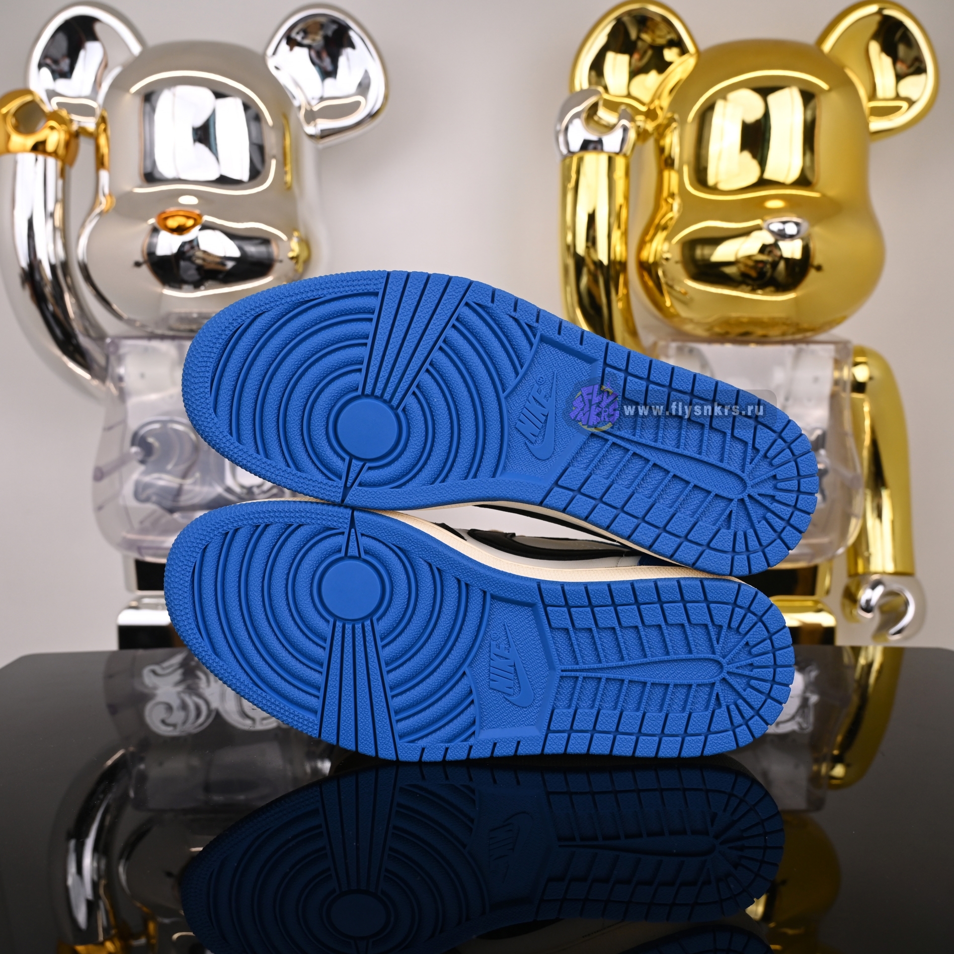 FRAGMENT DESIGN X TRAVIS SCOTT X AIR JORDAN 1 LOW DM7866-140