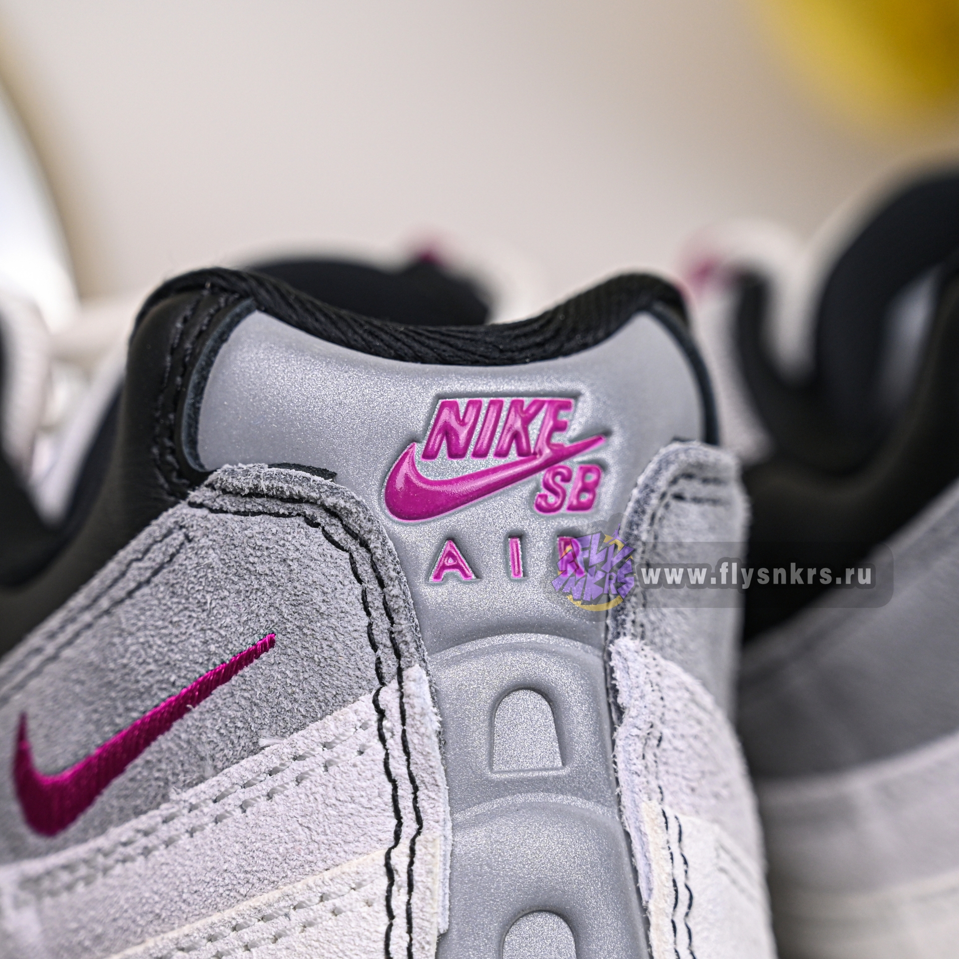 Nike SB x Air Max 95“SummitWhite/Photon Dust”  HF7545-100