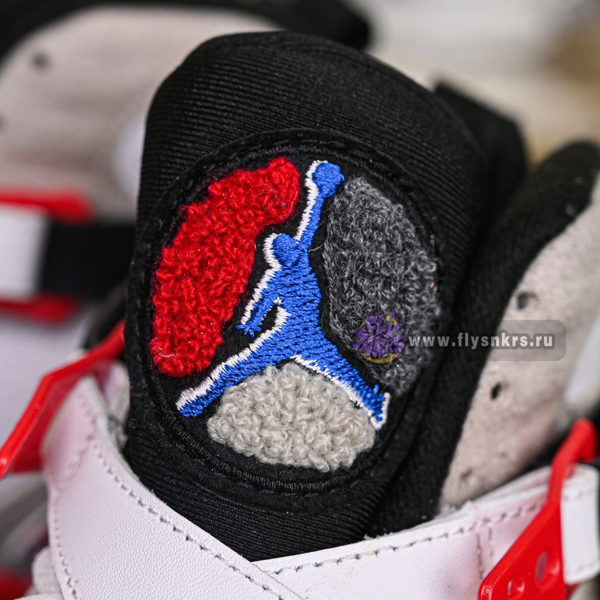 Air Jordan8“Bugs Bunny”2025   305381-100