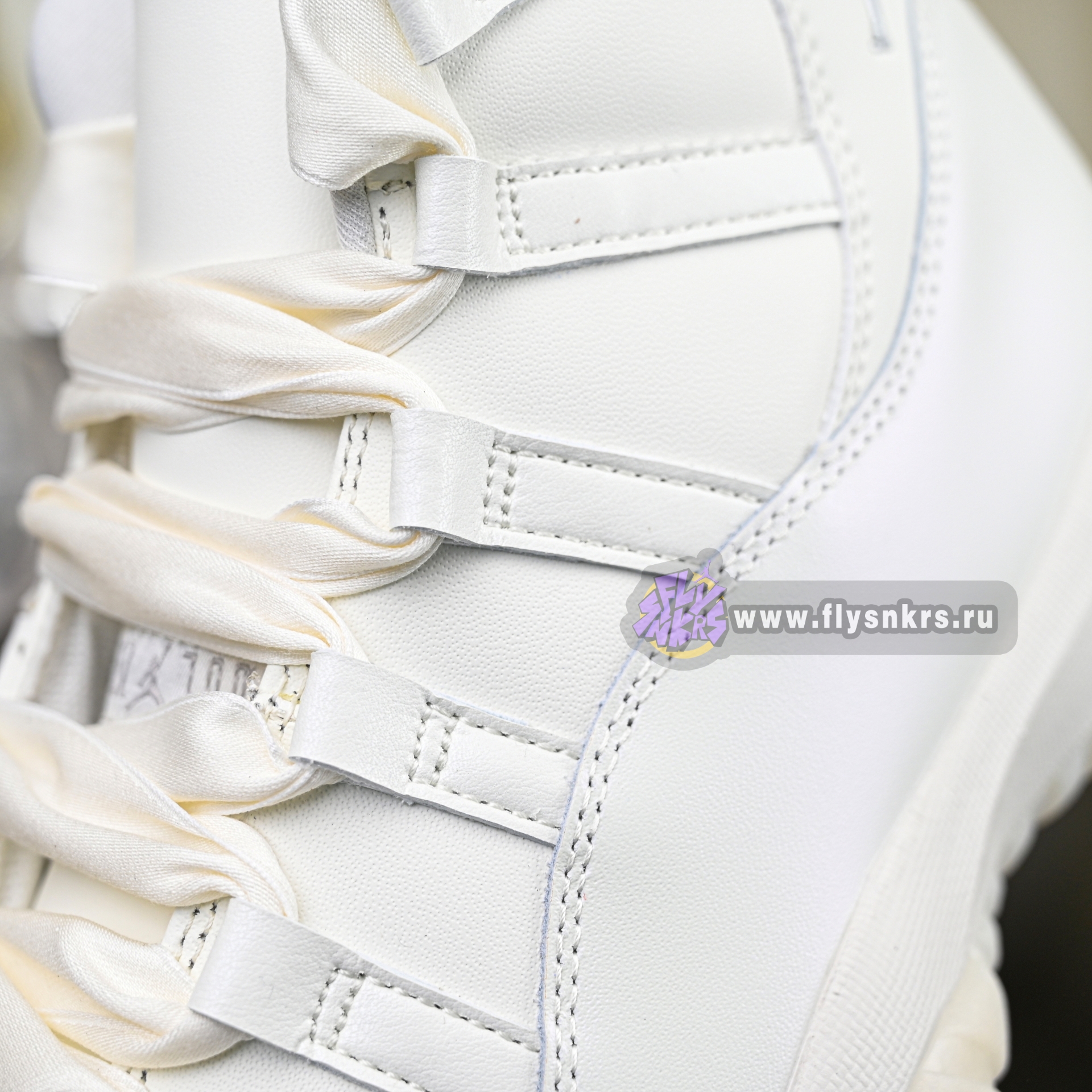Air Jordan 11 RETRO“Pearl” AR0715-110