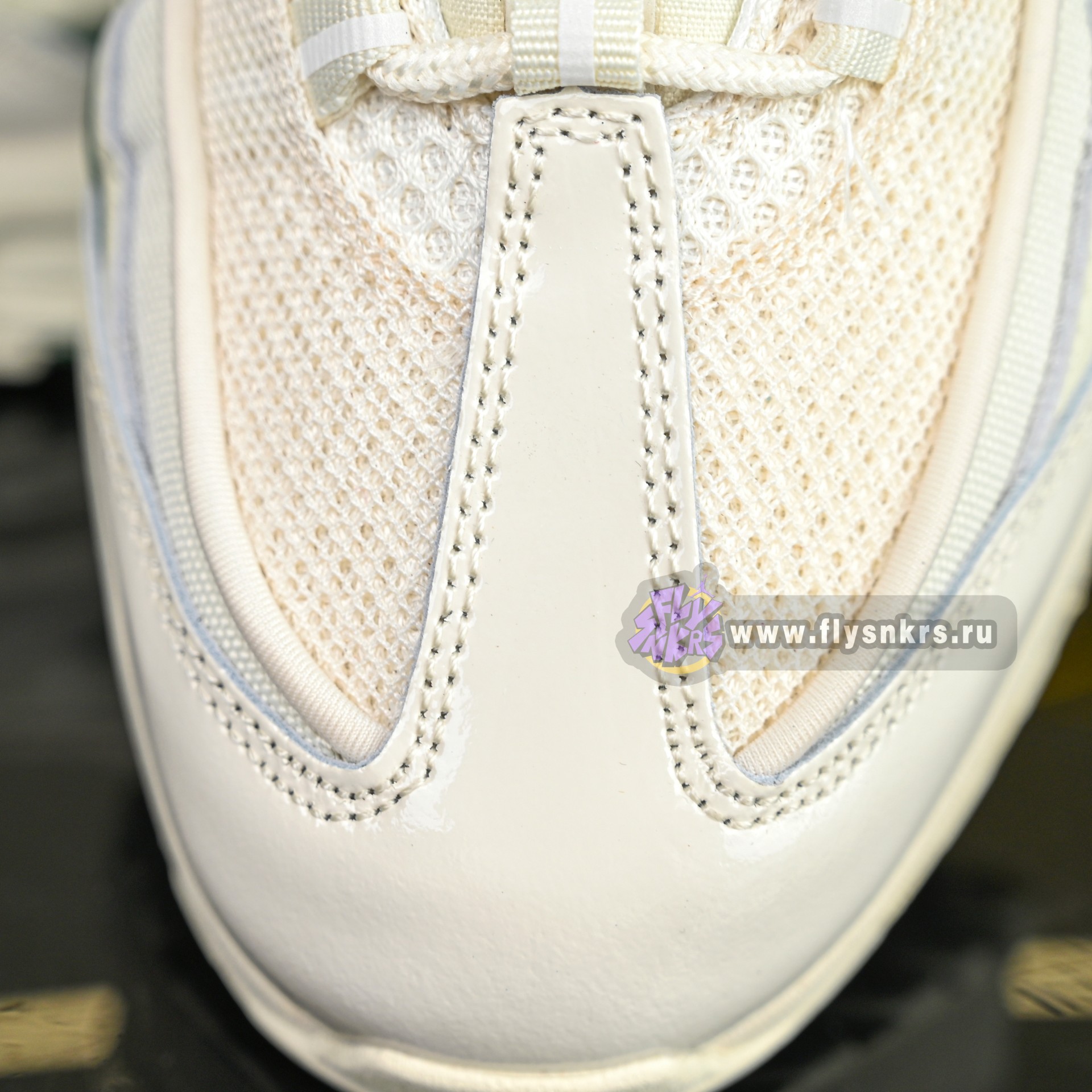 UNDEFEATED x Nike Air Max 95 OG Big Bubble   IB4453-100