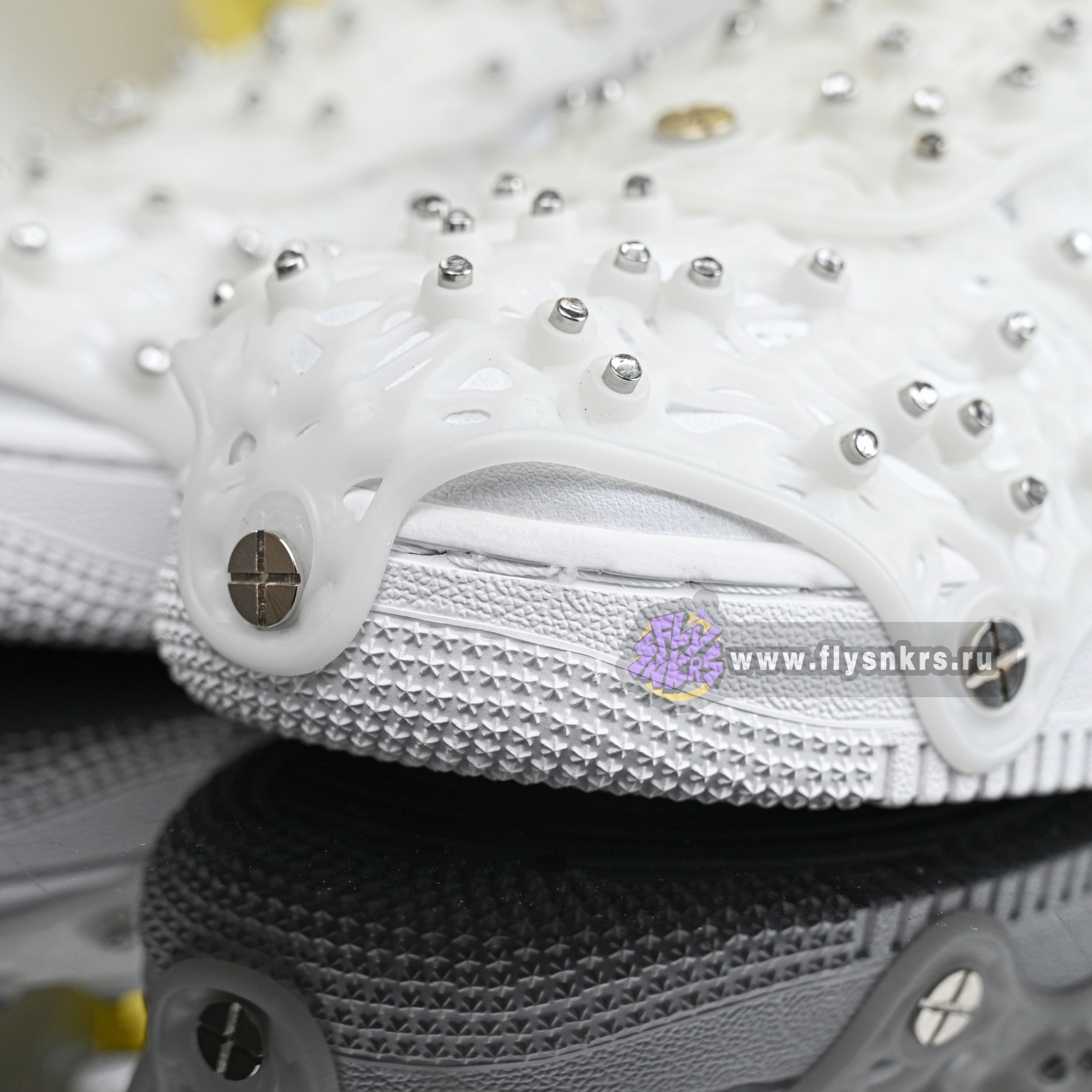 Swarovski X Nike Air Force 1 LXX  CV7668-100