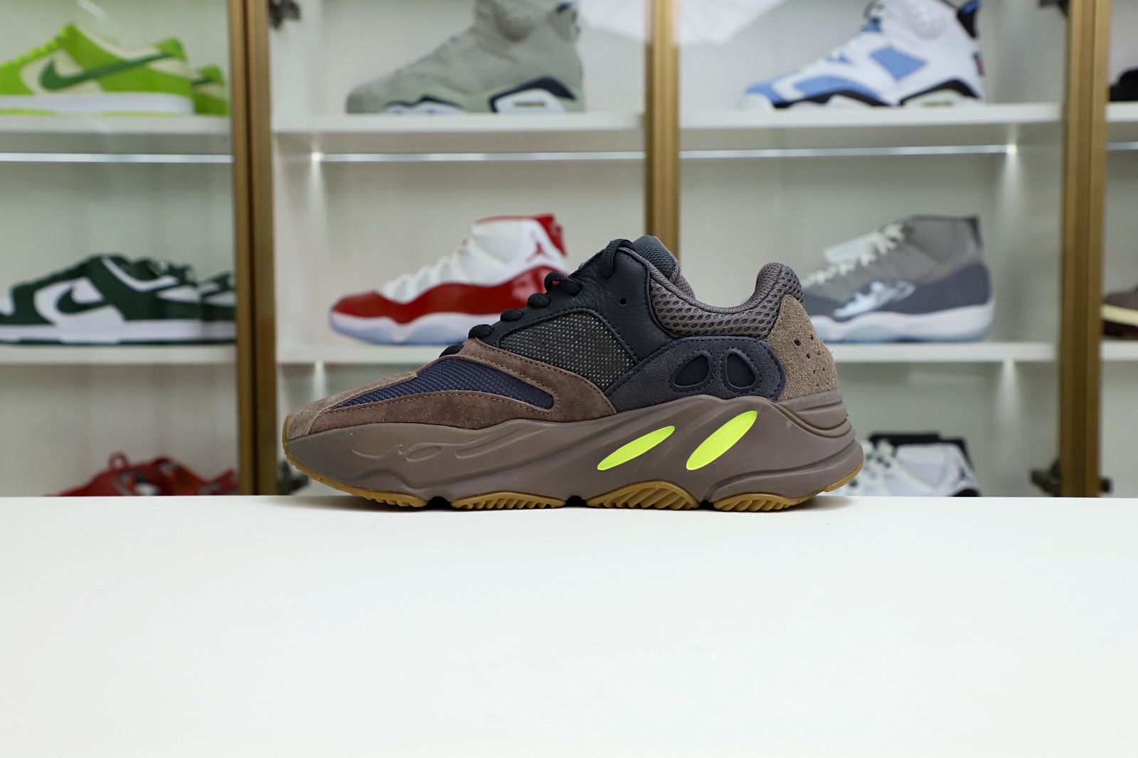 YEEZY BOOST 700 'MAUVE'