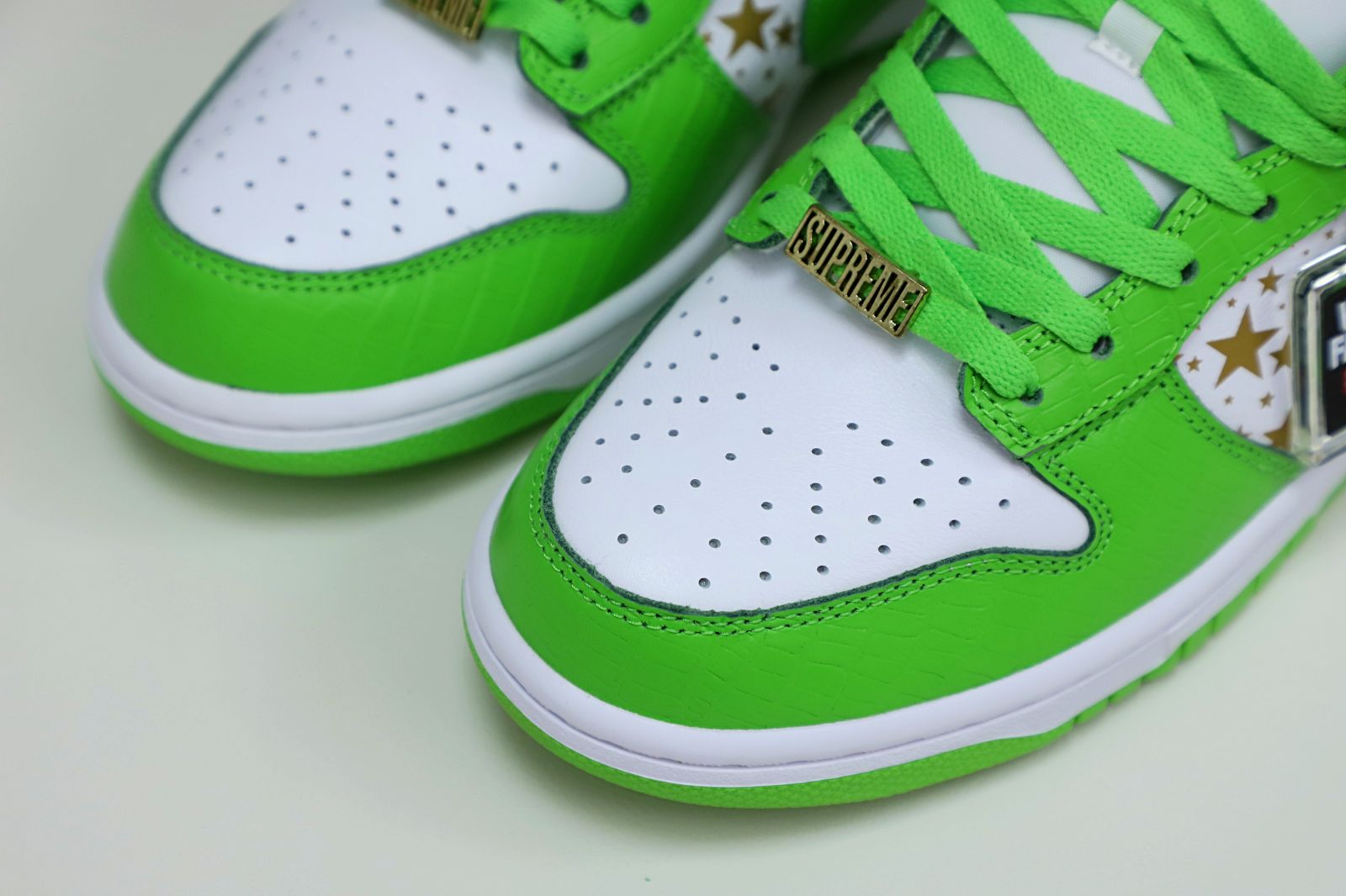 Supreme x Nike SB Dunk Low