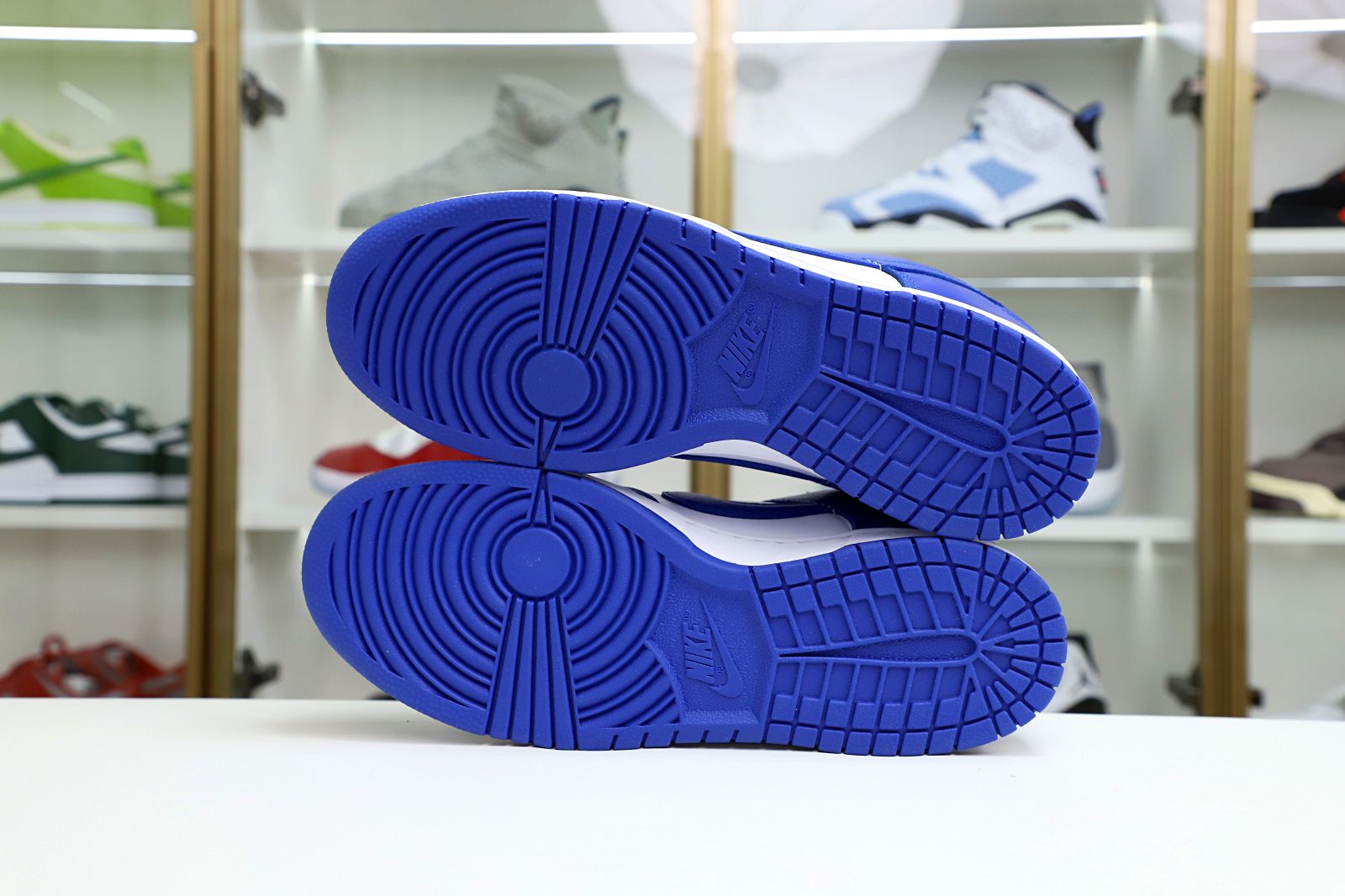 Nike Dunk Low  Kentucky