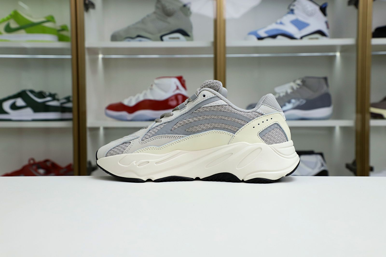 YEEZY BOOST 700 V2 'CREAM'