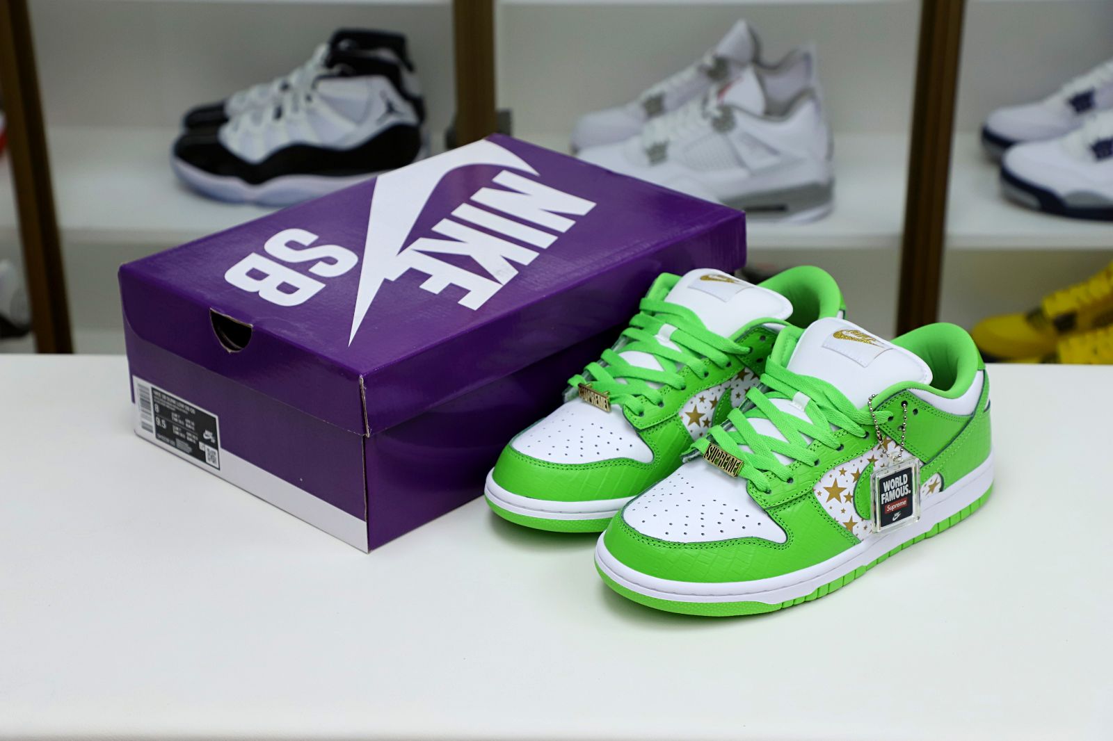 Supreme x Nike SB Dunk Low
