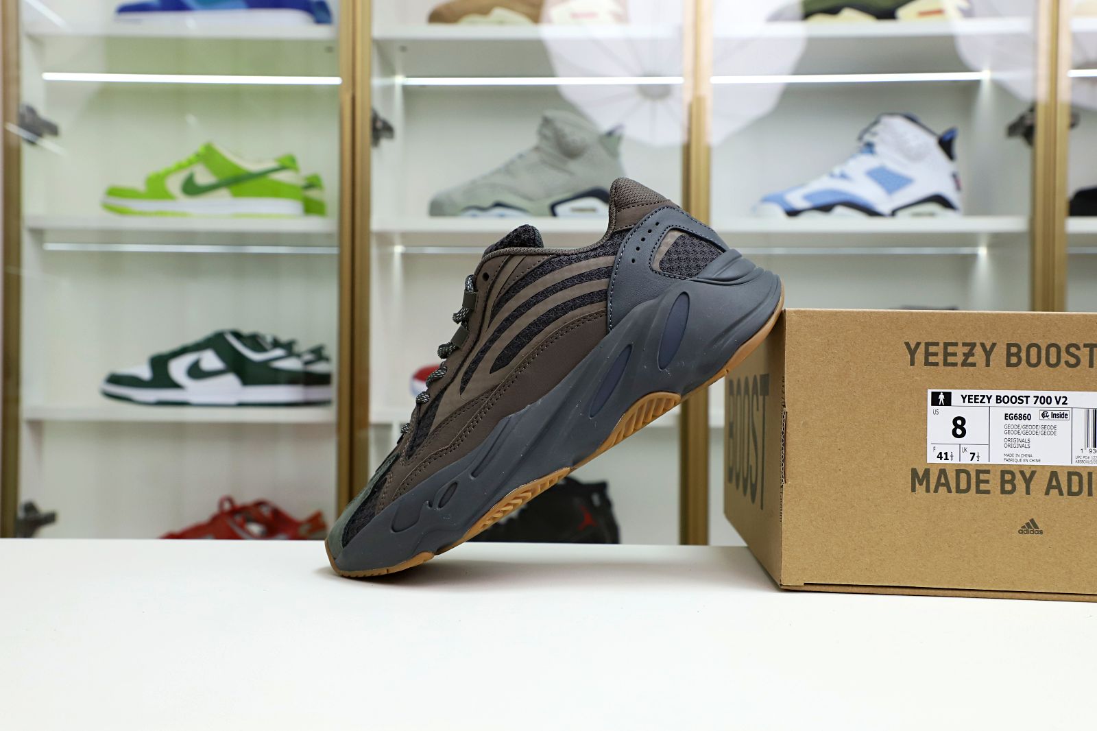 Yeezy boost 700 V2