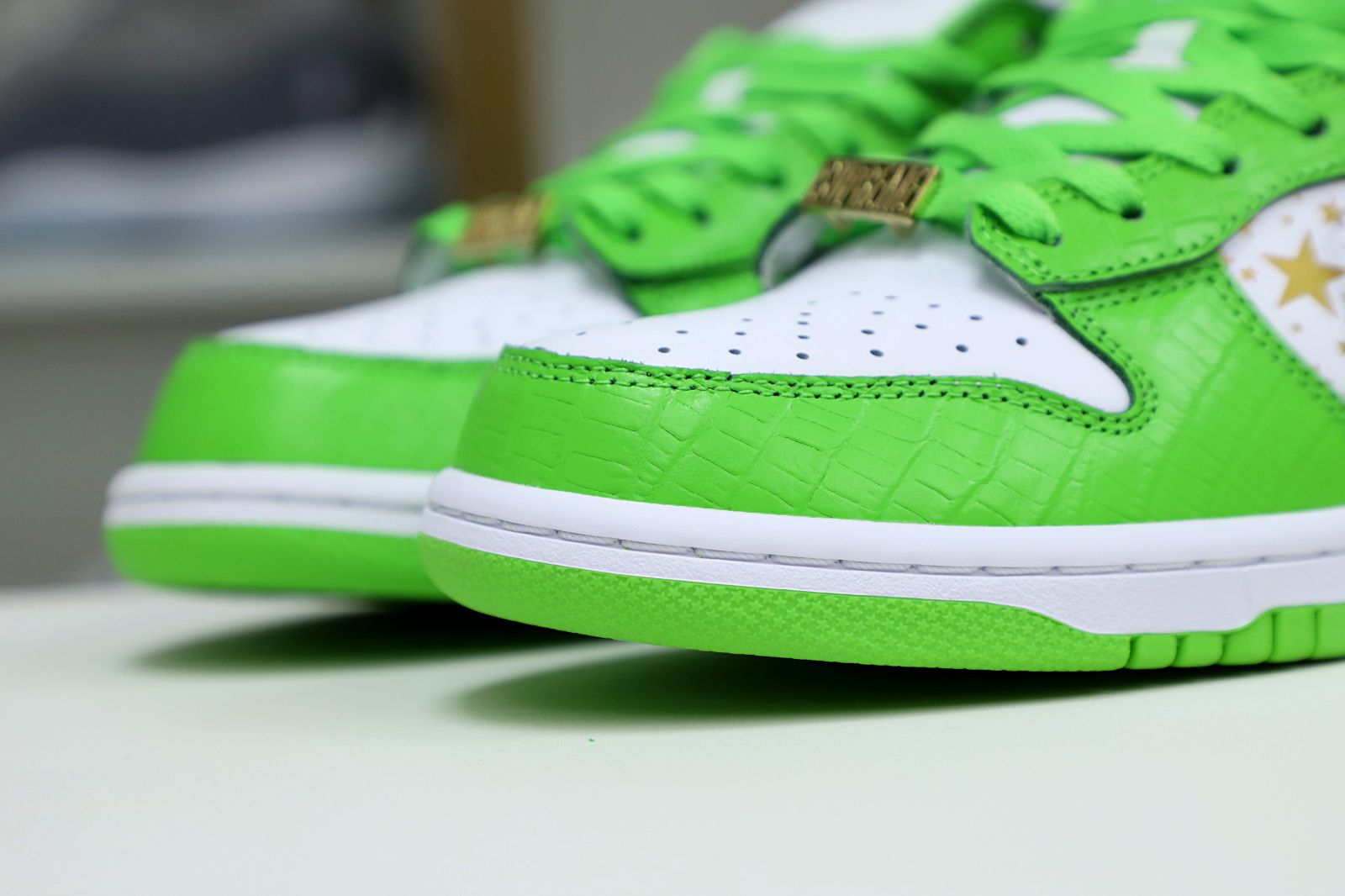 Supreme x Nike SB Dunk Low