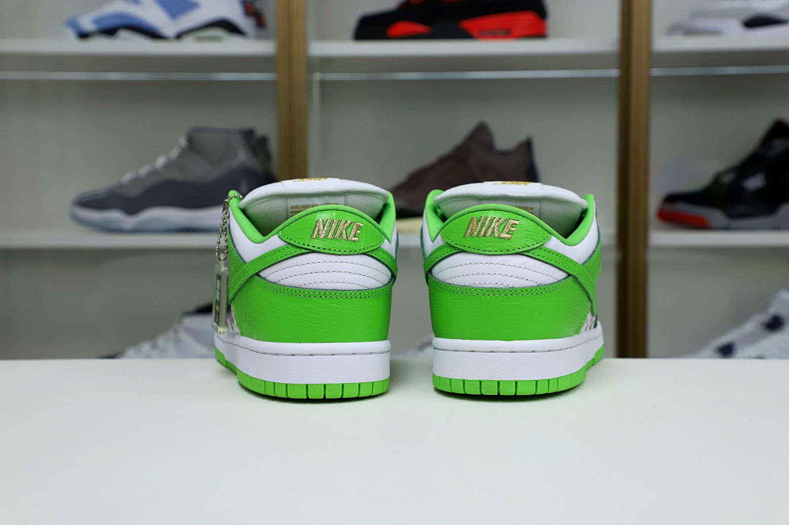 Supreme x Nike SB Dunk Low