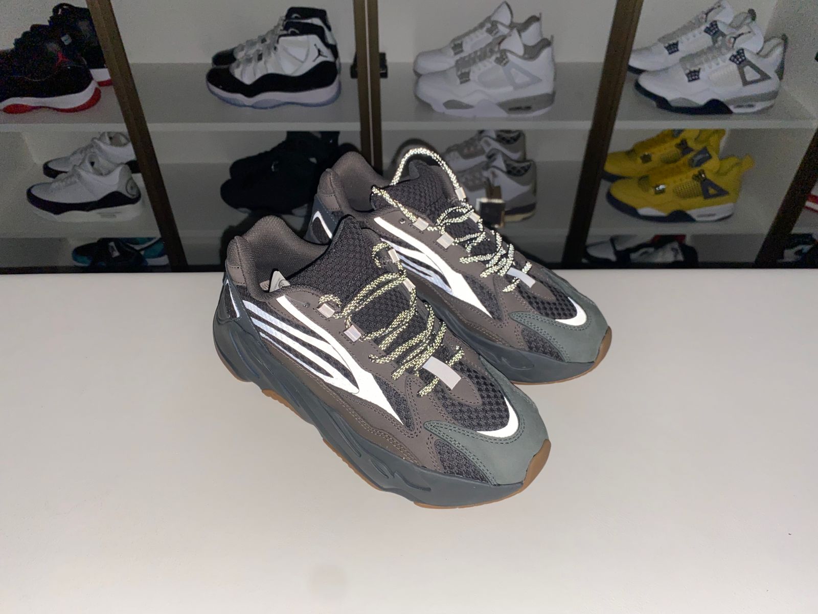 Yeezy boost 700 V2
