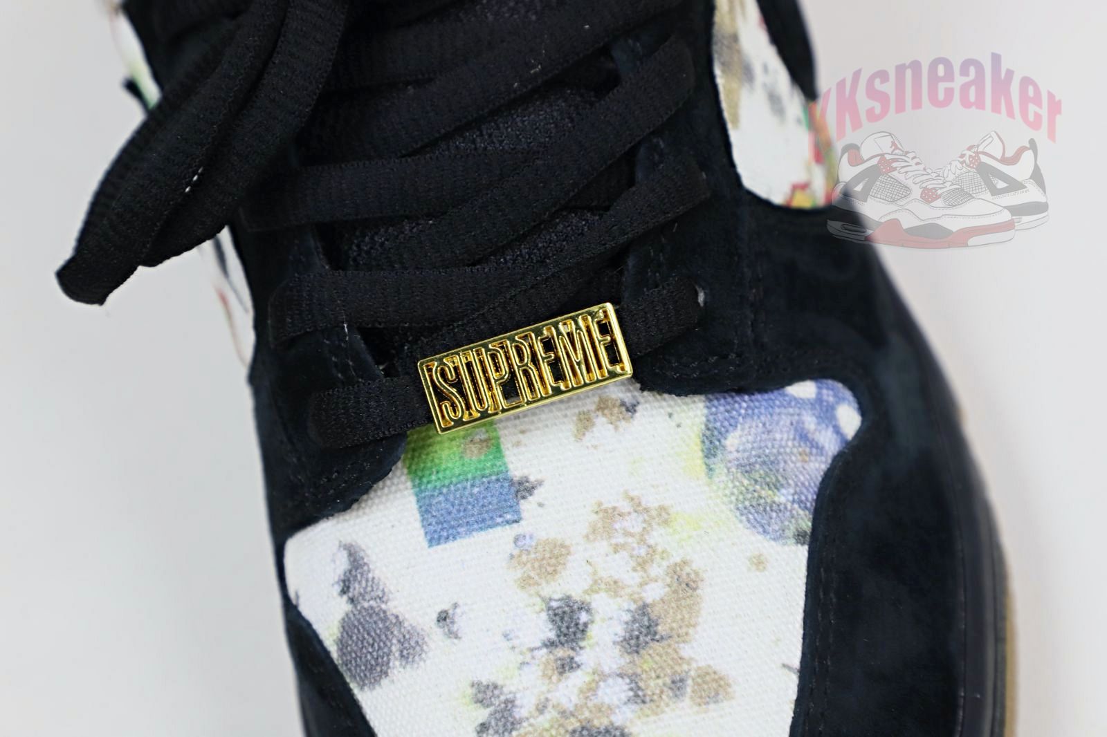 Supreme xNike SB DunkLow