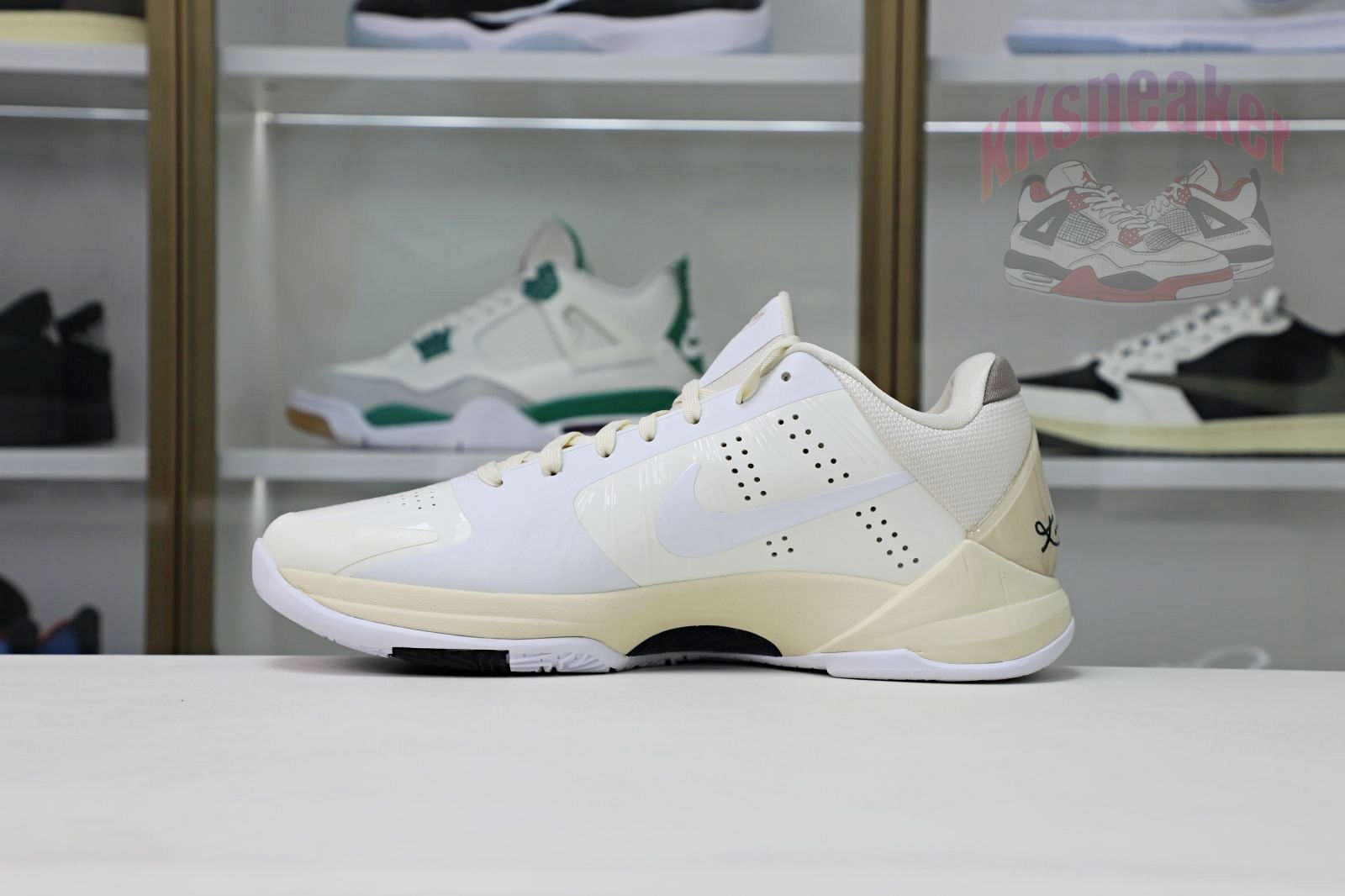 OFF-WHITEX  Nike Zoom Kobe5