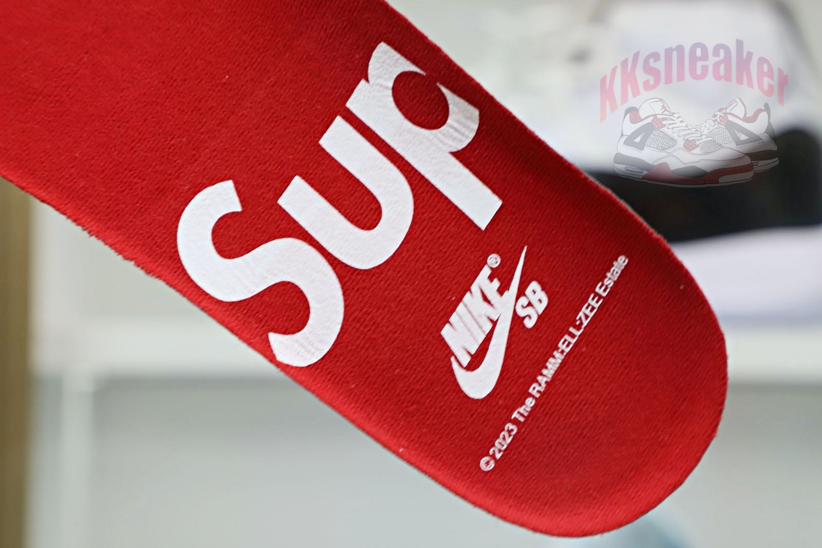 Supreme xNike SB DunkLow