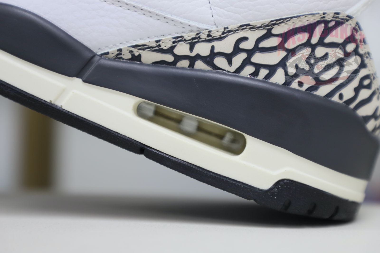 Jordan Air Jordan 3 Retro Hide N Sneak(DK6665-100)
