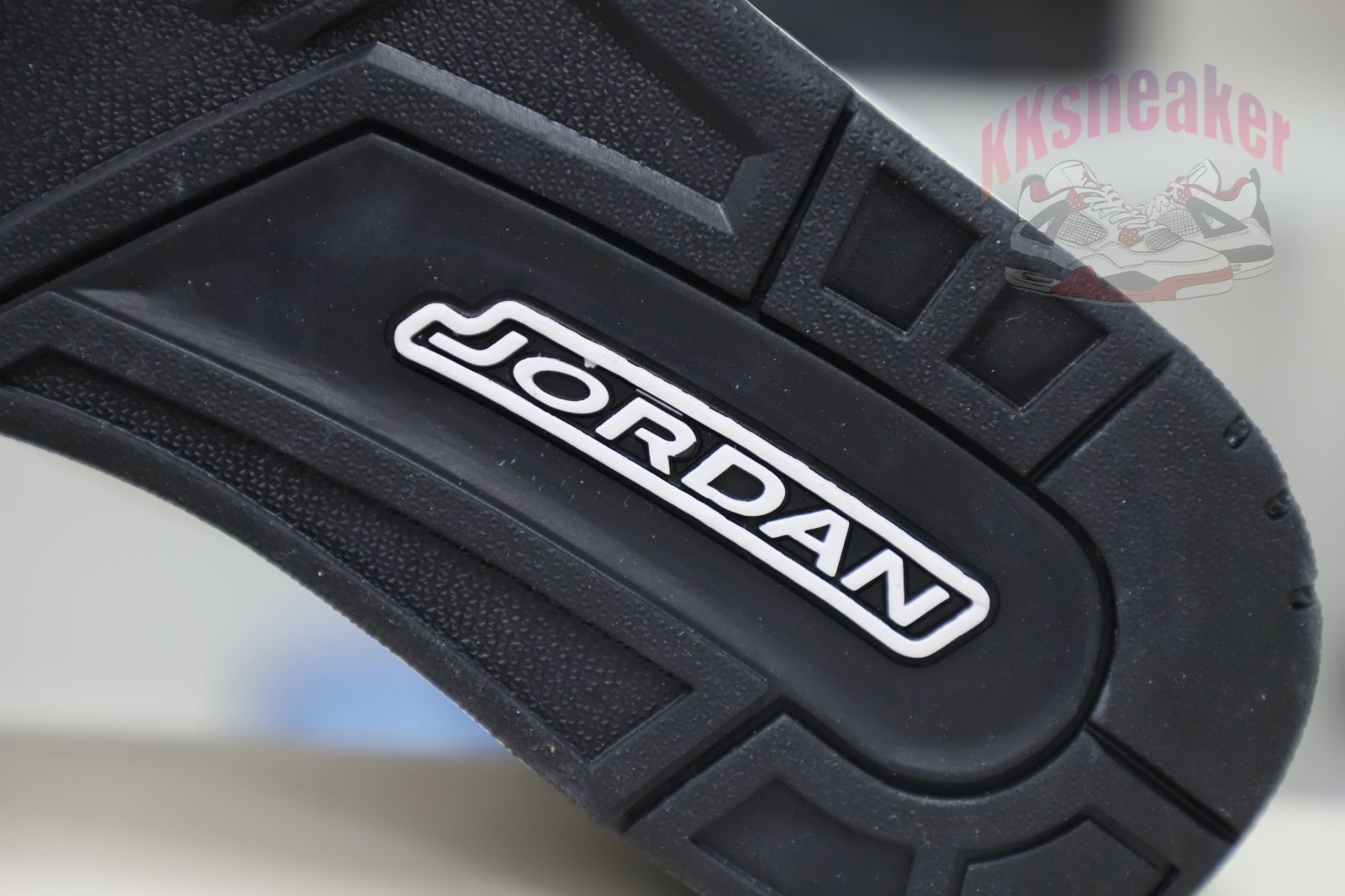 Jordan Air Jordan 3 Retro Hide N Sneak(DK6665-100)