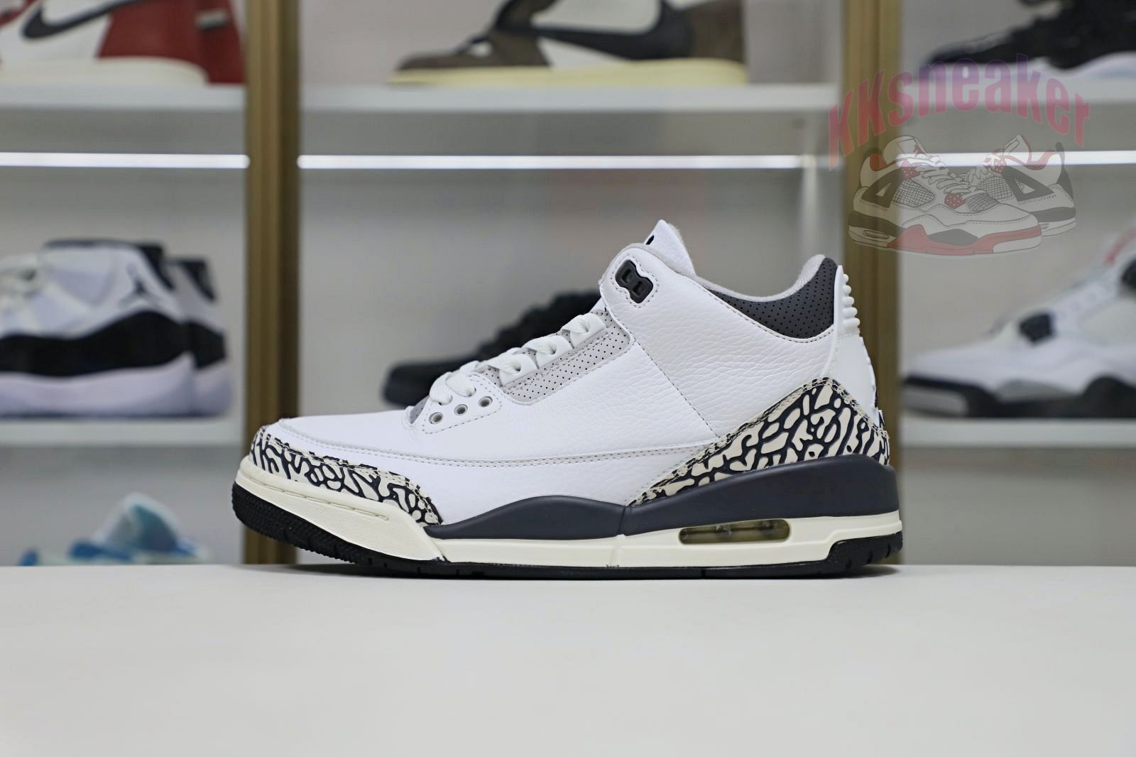 Jordan Air Jordan 3 Retro Hide N Sneak(DK6665-100)
