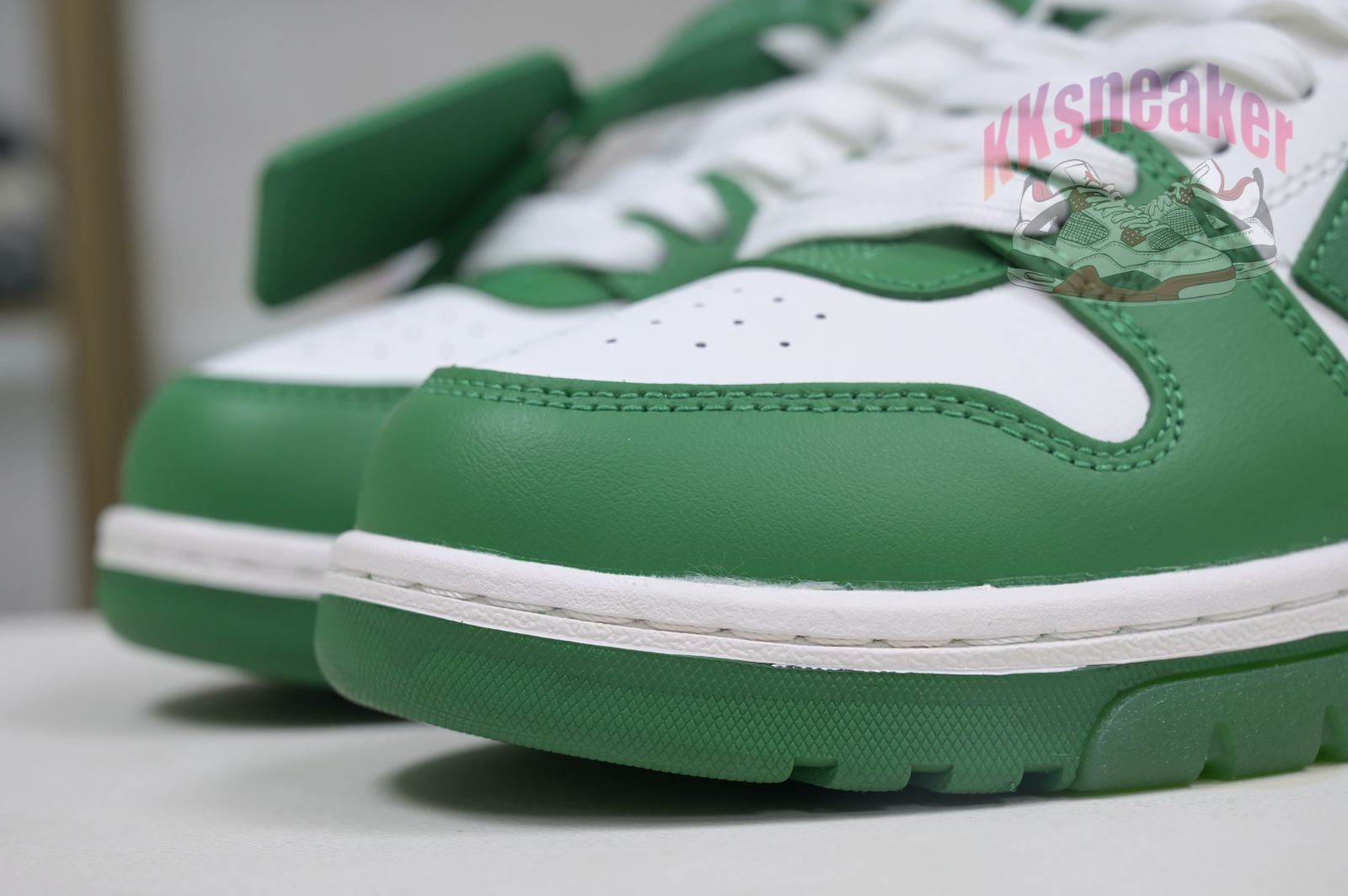 OFF-WHITE Ous Of Office