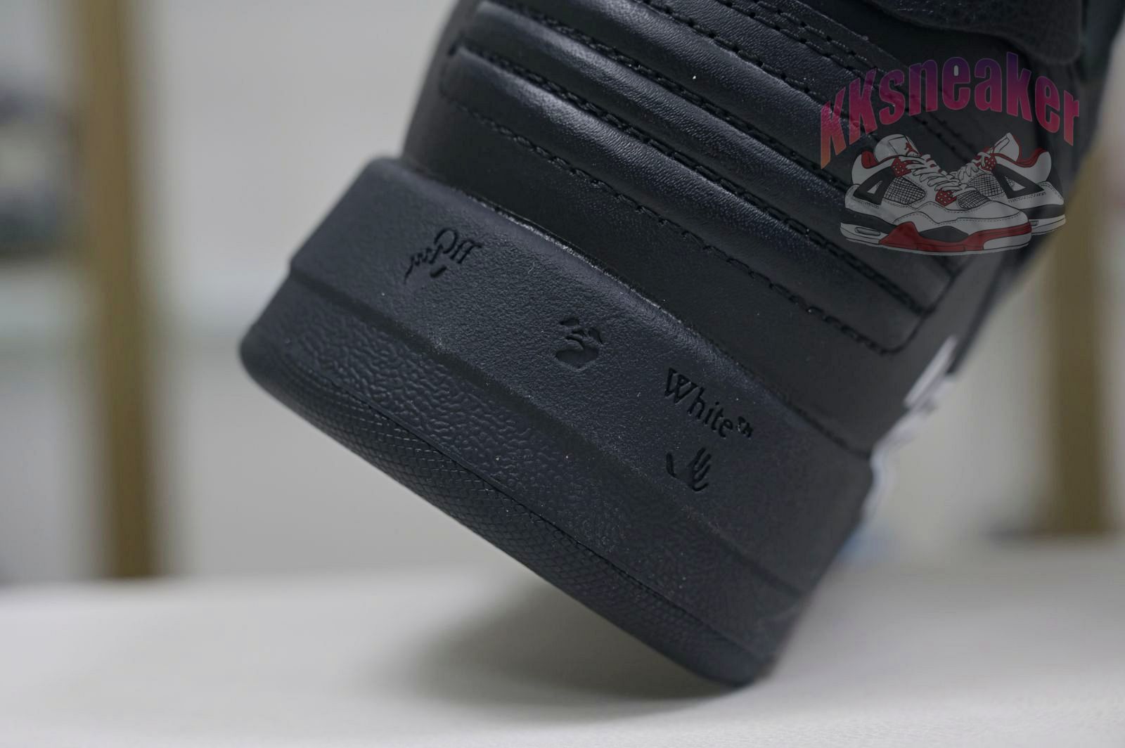 OFF-WHITE Ous Of Office