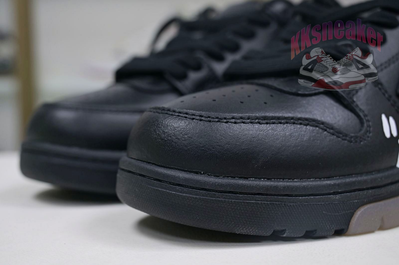 OFF-WHITE Ous Of Office