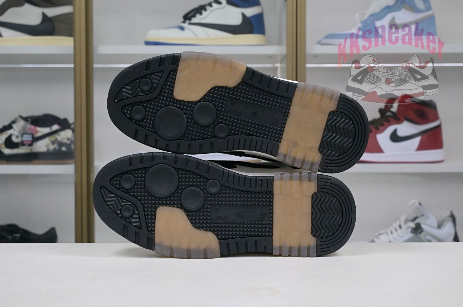 OFF-WHITE Ous Of Office