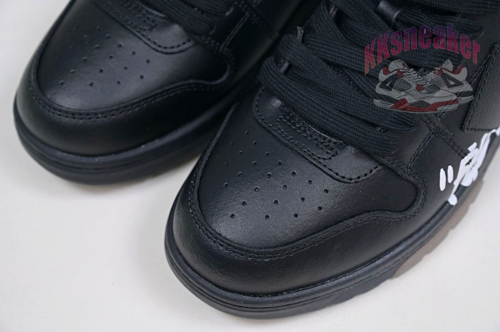 OFF-WHITE Ous Of Office