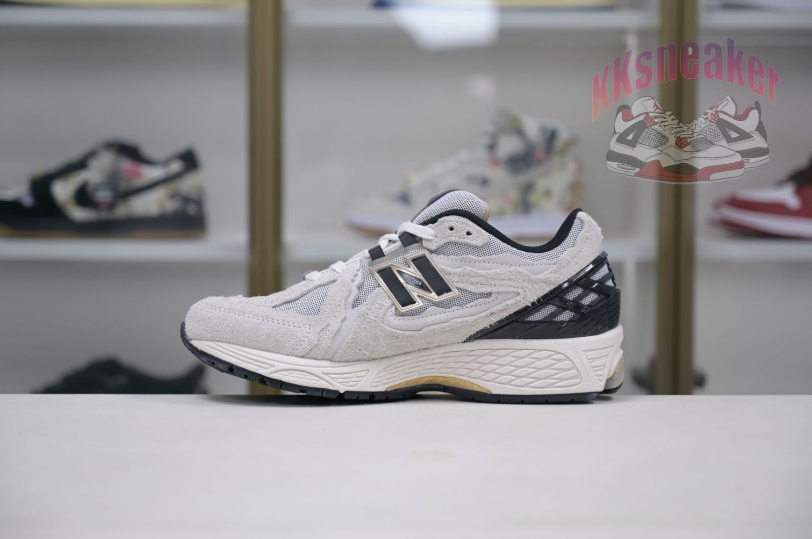 New Balance NB 1906R