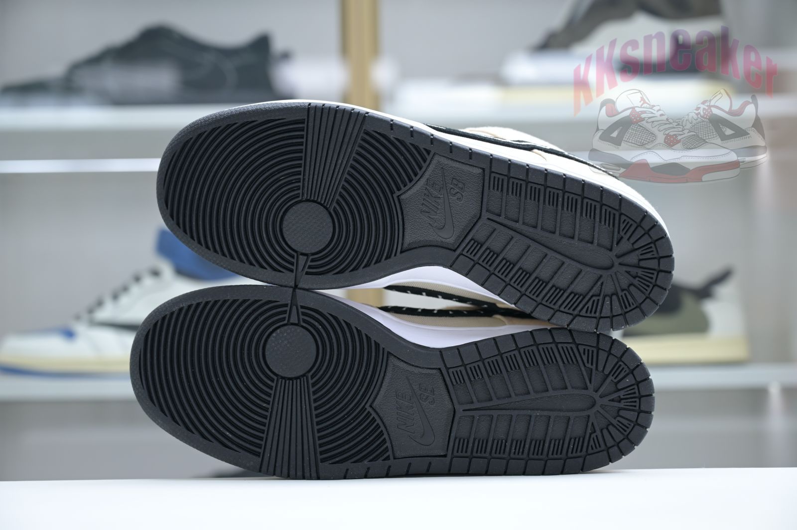 Albino & Preto x Nike Dunk SB Low Pro