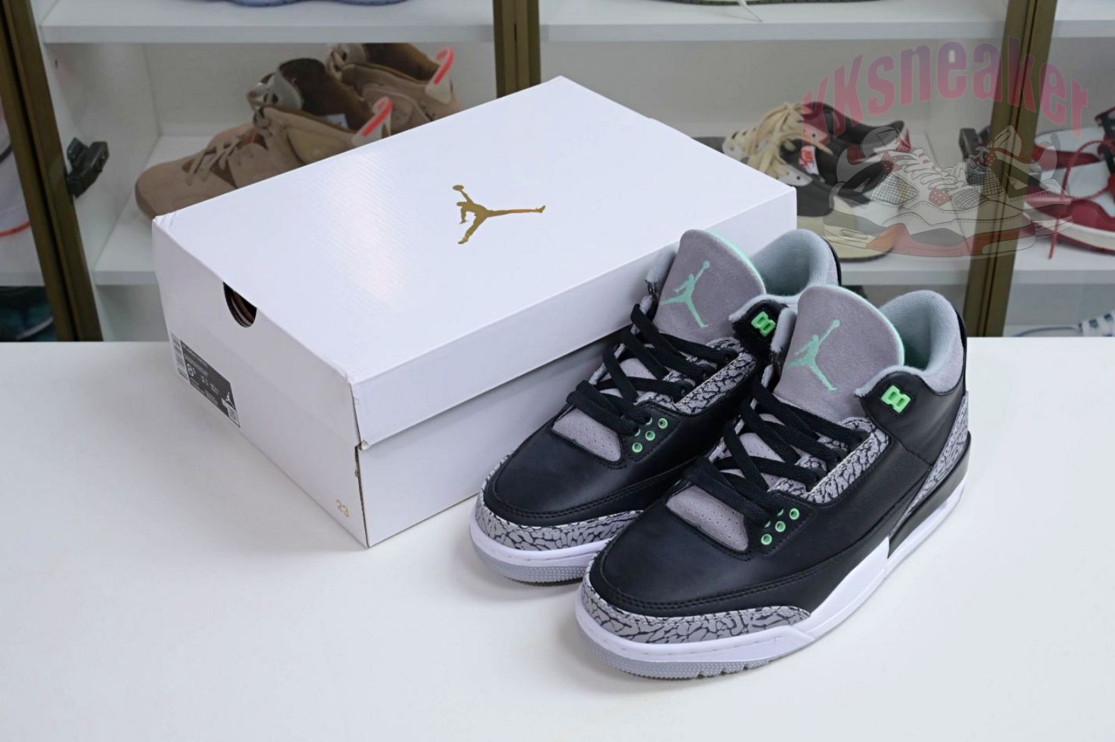 Air Jordan 3 Green Glow   AJ3