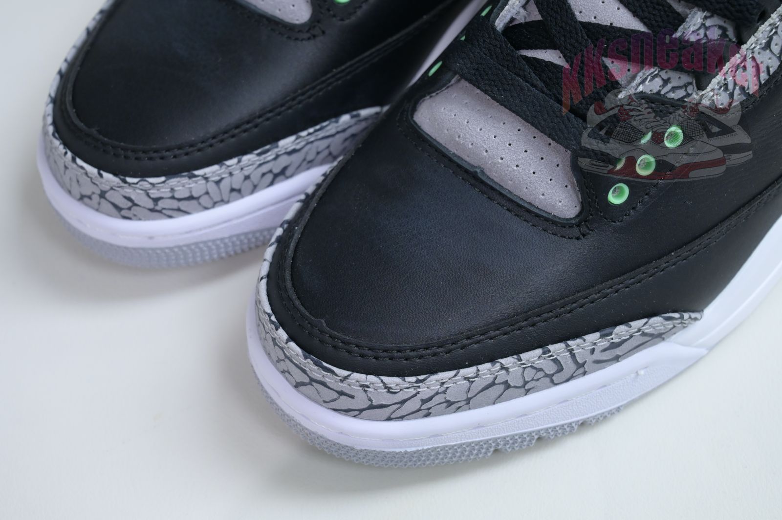 Air Jordan 3 Green Glow   AJ3