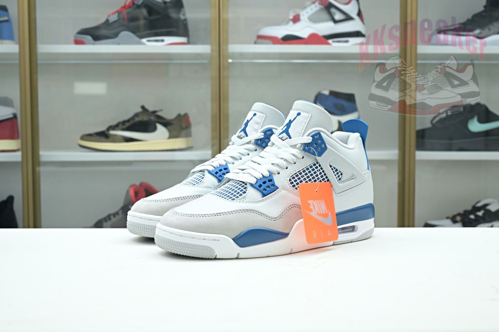 Air Jordan 4