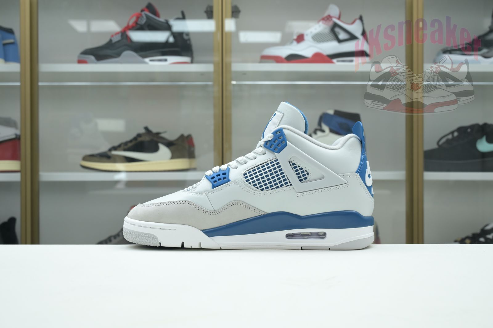 Air Jordan 4