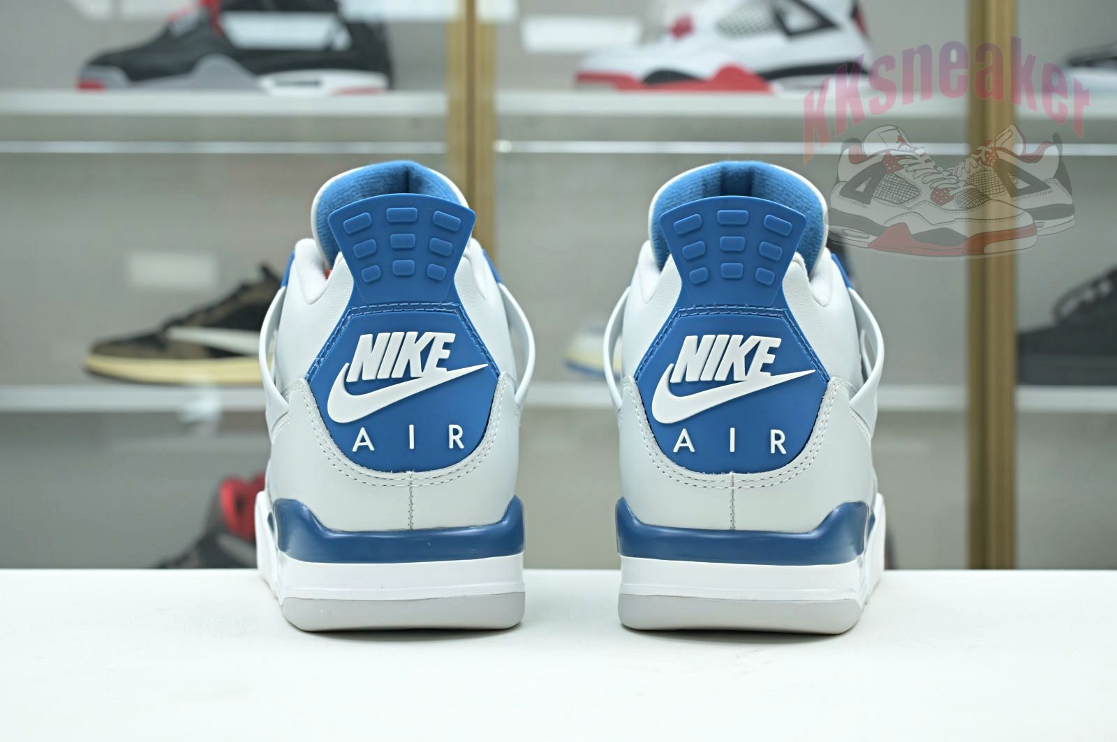 Air Jordan 4
