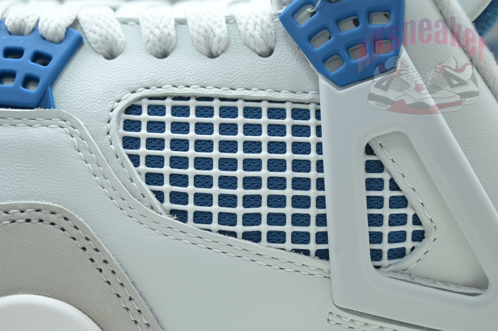Air Jordan 4