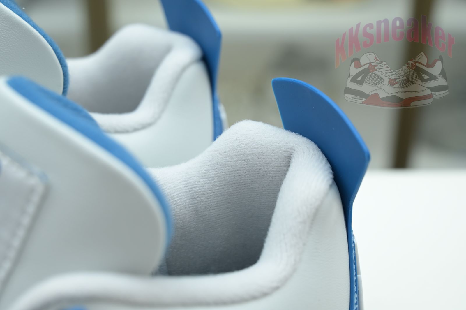 Air Jordan 4