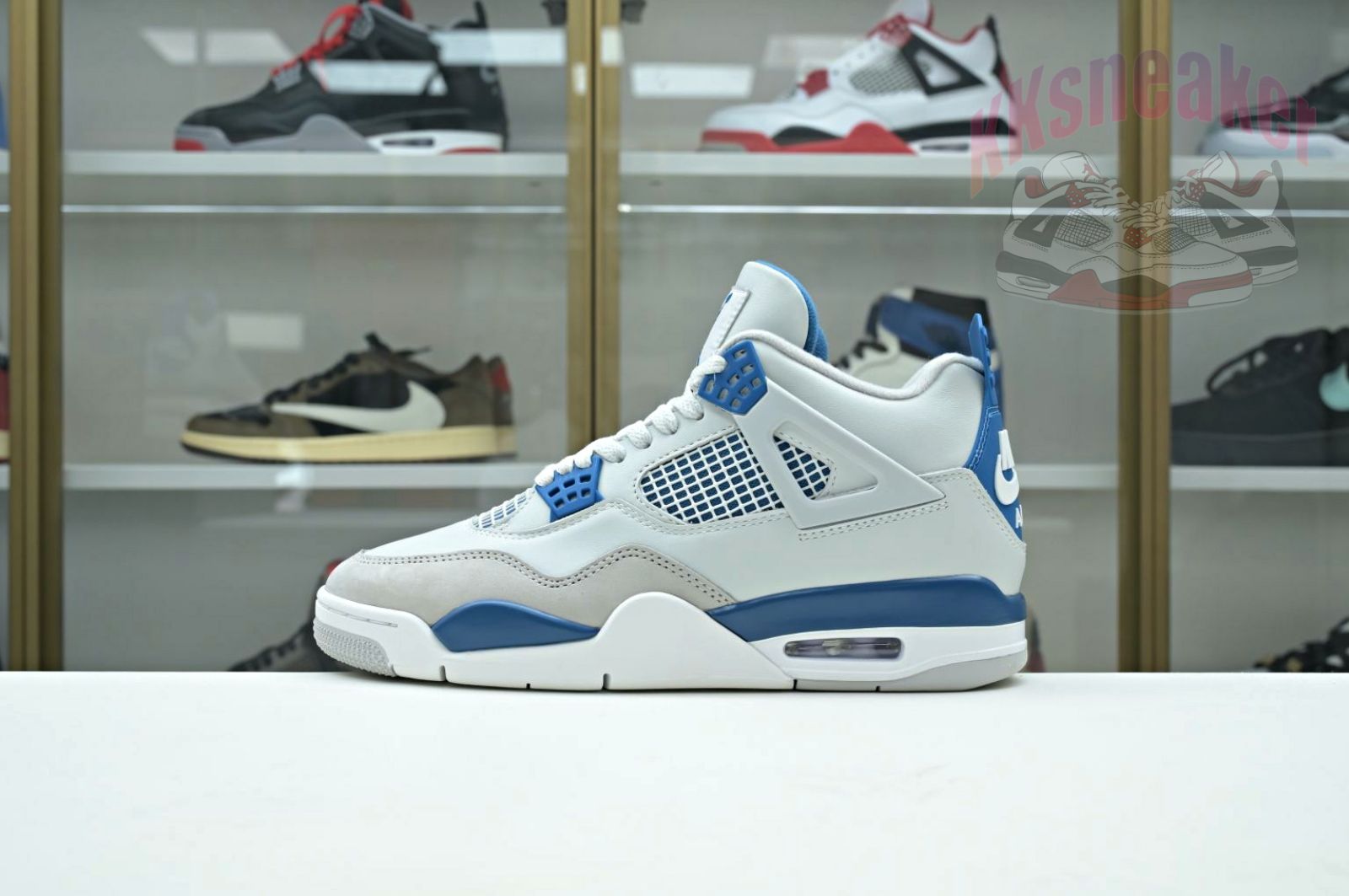 Air Jordan 4